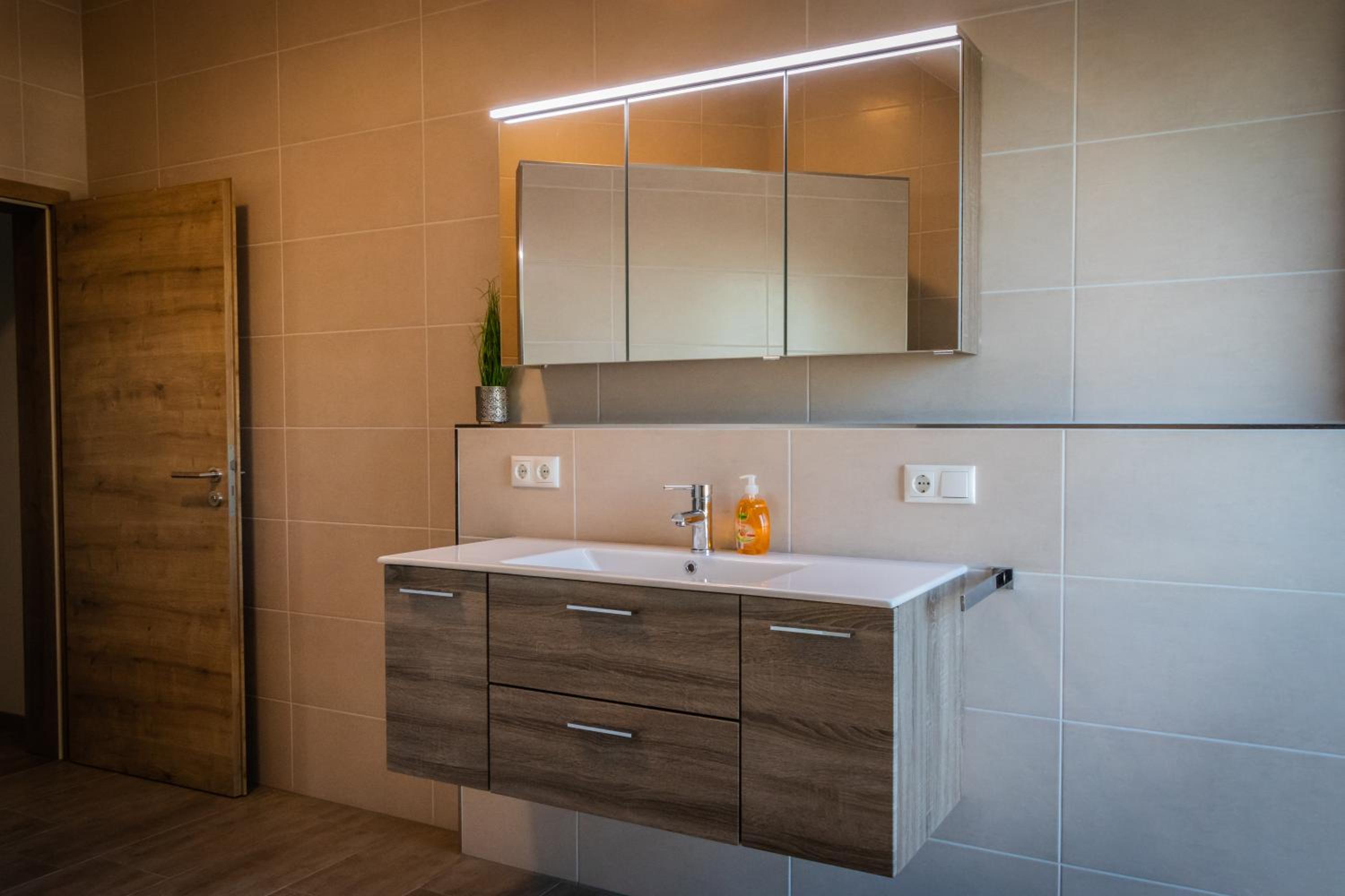 Landhaus Ferienwohnungen mit Pool und Wellness