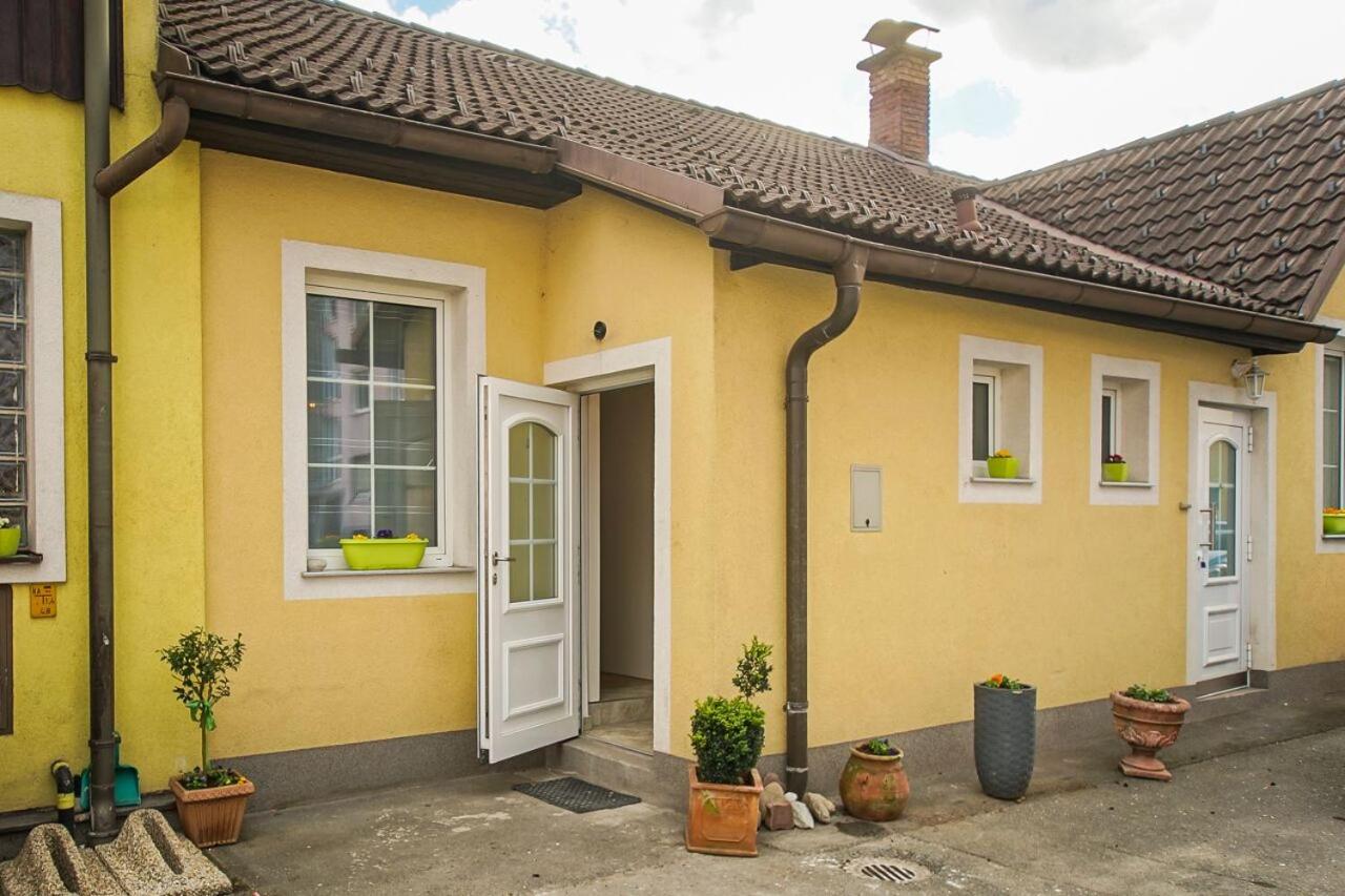 AusZeit Leoben 1 mit Terasse und gratis Parkplatz