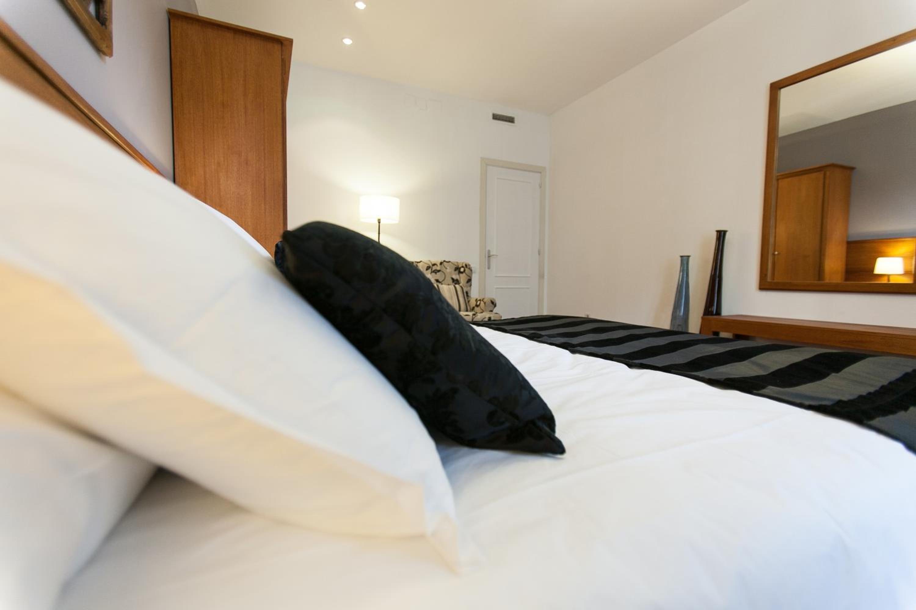 Serennia Apartamentos Ramblas - Plaça Catalunya