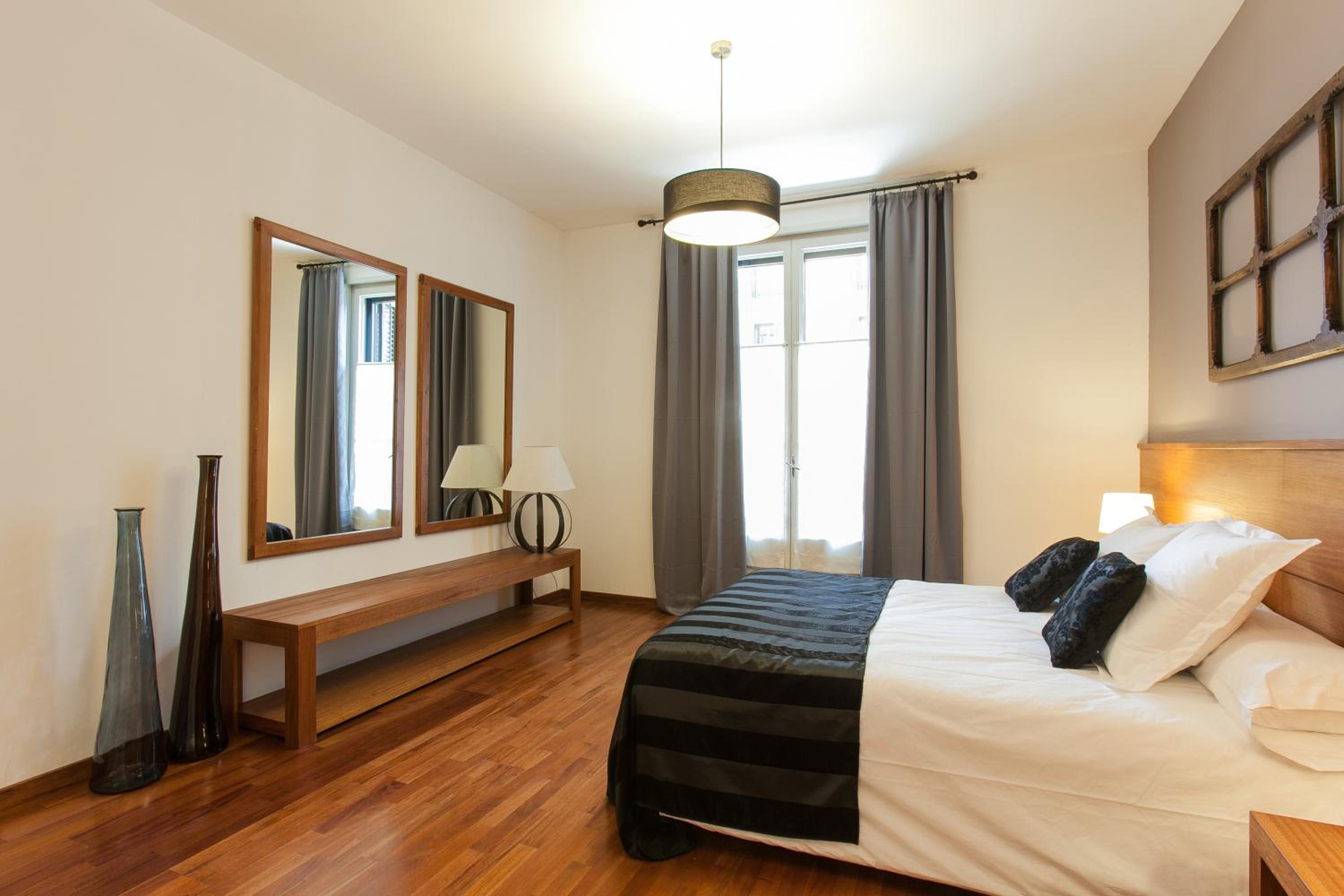 Serennia Apartamentos Ramblas - Plaça Catalunya