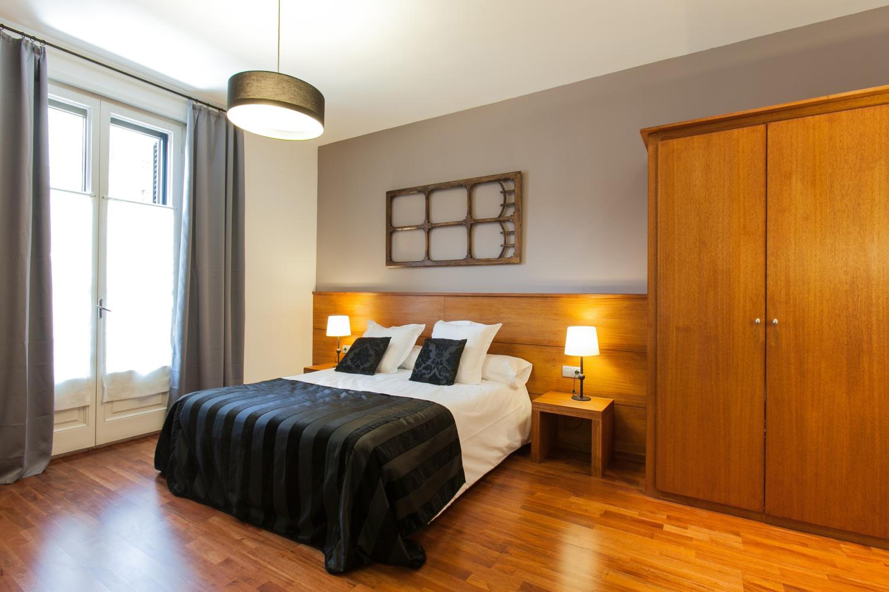 Serennia Apartamentos Ramblas - Plaça Catalunya