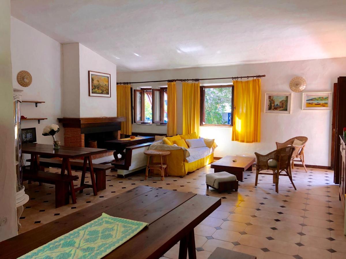 Villa Mare e Rocce view 3