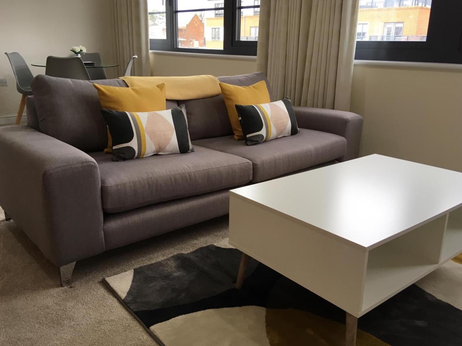 Blue Sky Apartments @Wallis Square, Farnborough