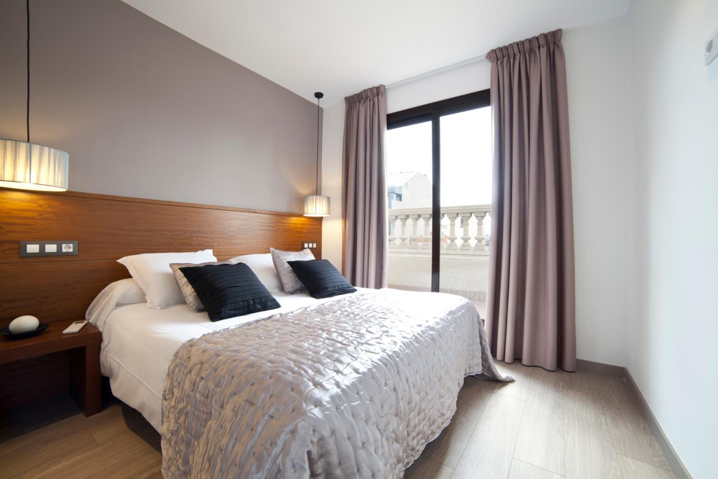 Serennia Apartamentos Ramblas - Plaça Catalunya