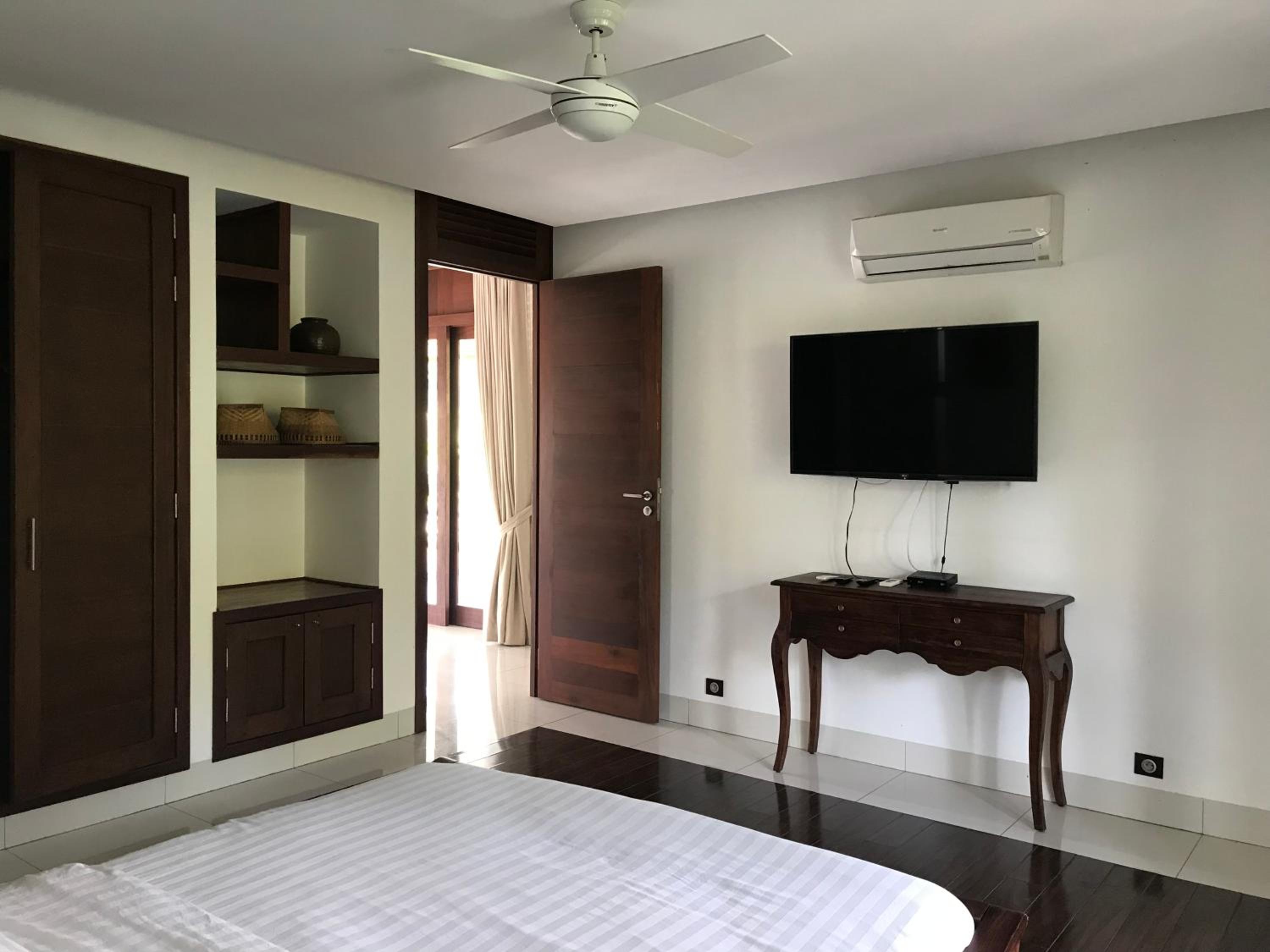 Cominsia Lodge