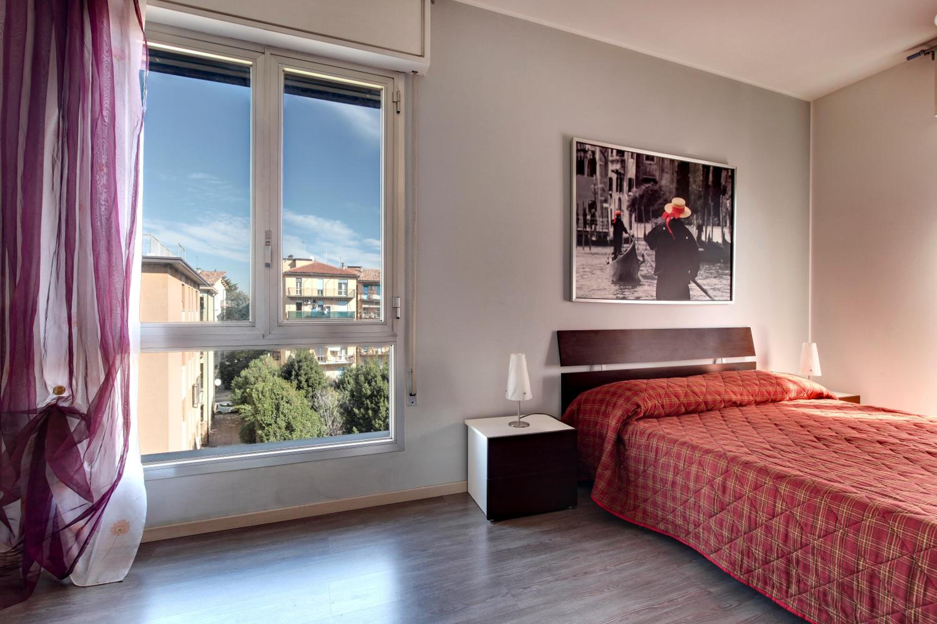 Smart Mestre centre en Mestre — hotel room