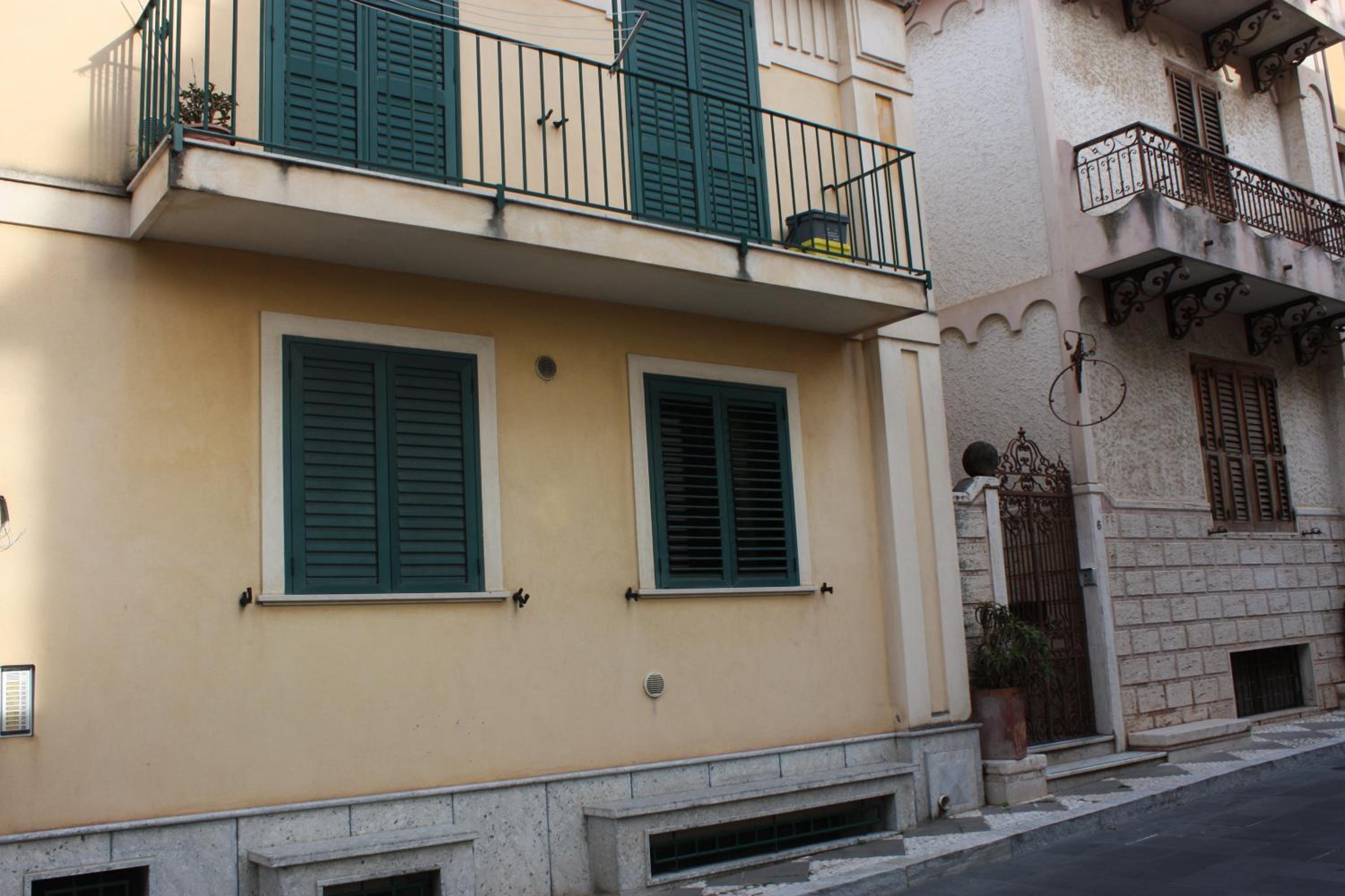 Gemma del Sud view 5