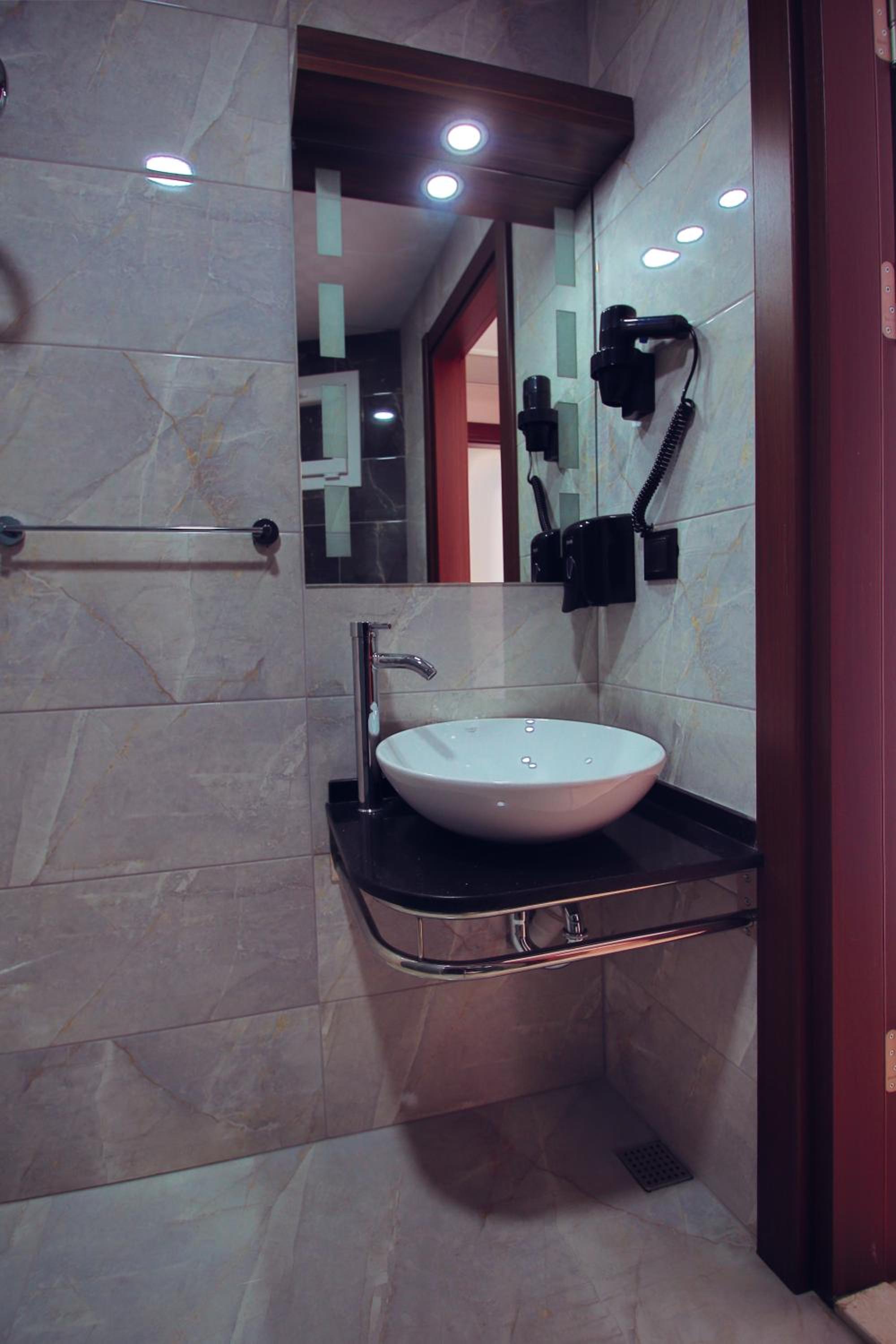 Hotel Paris Prestige - Image 23