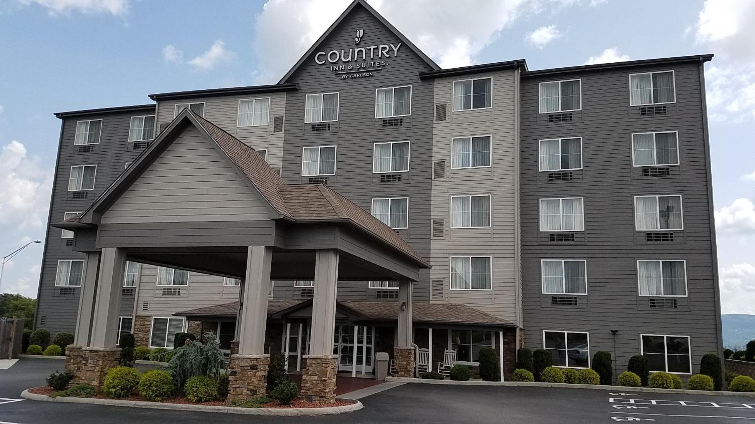 Wytheville Vacations - Country Inn Suites by Radisson, Wytheville, VA - Property Image 20