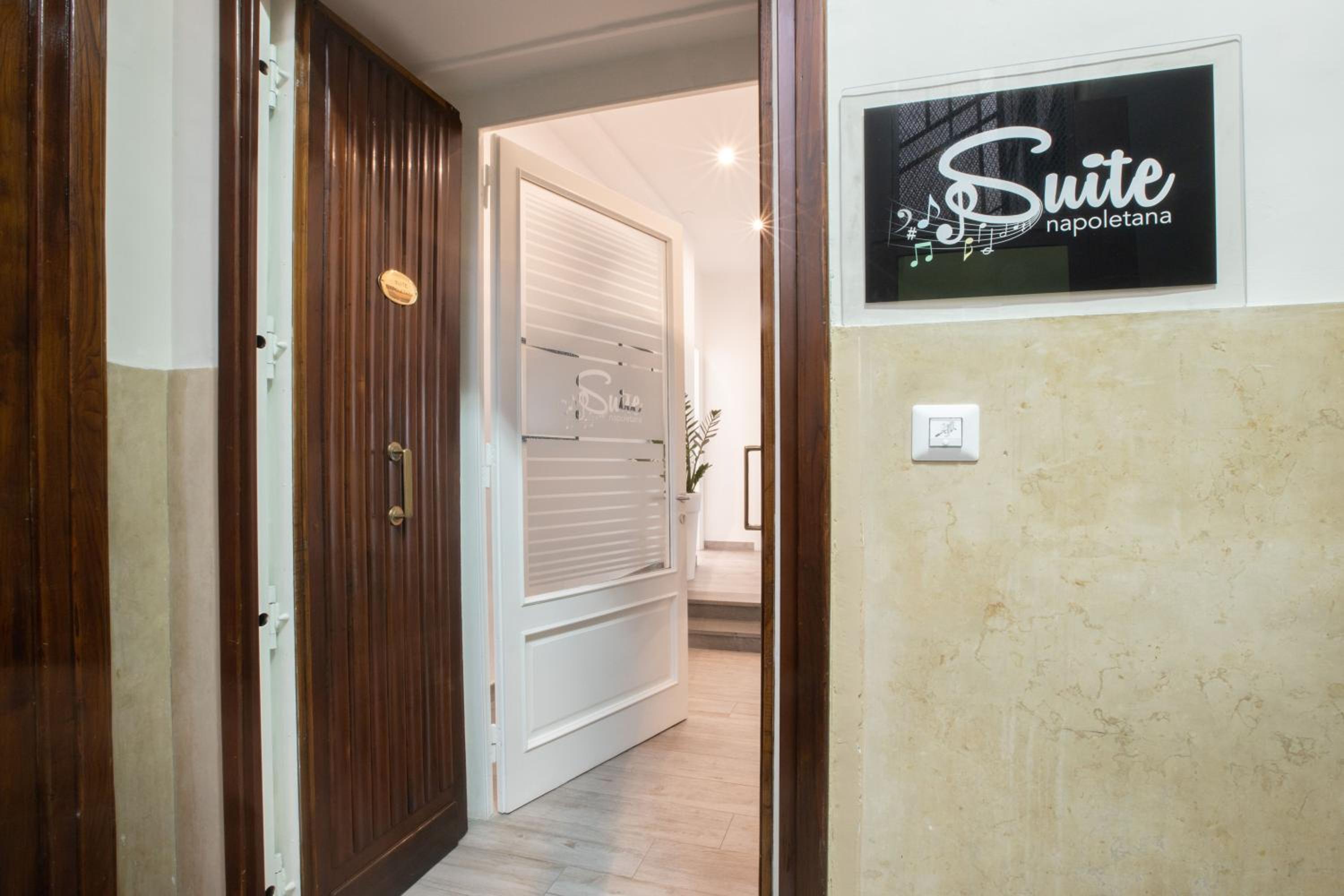 Suite Napoletana en Naples — hotel room