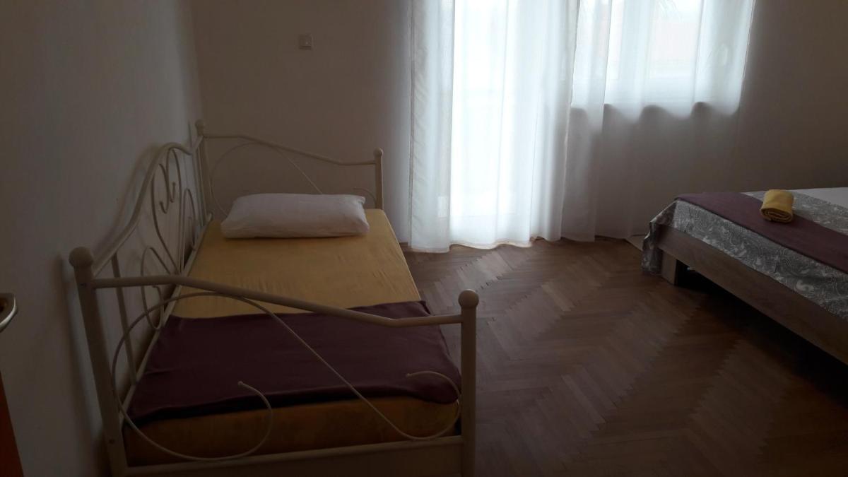 Photo 33
