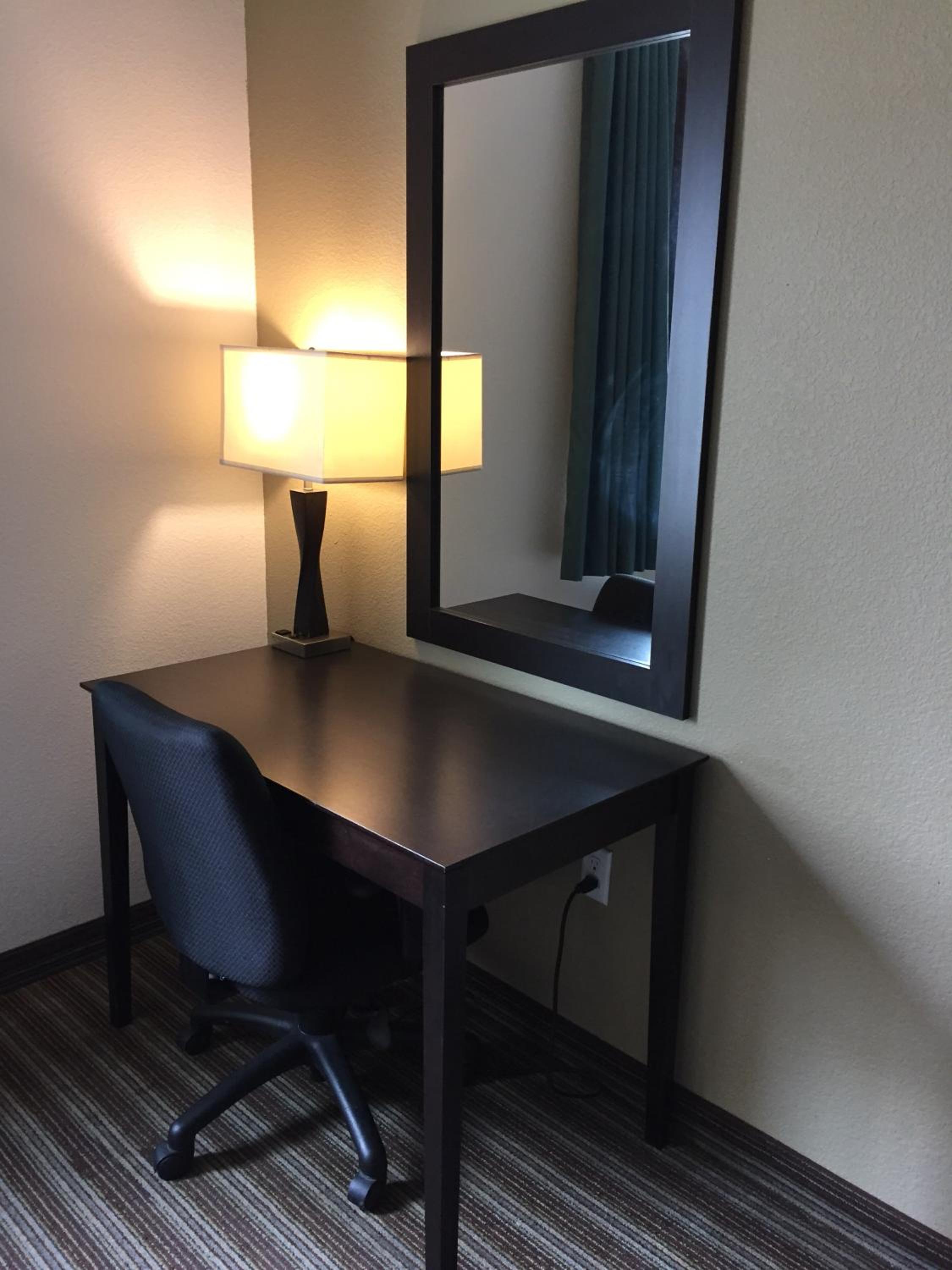 Brenham Vacations - Super 8 by Wyndham Brenham TX - Property Image 8