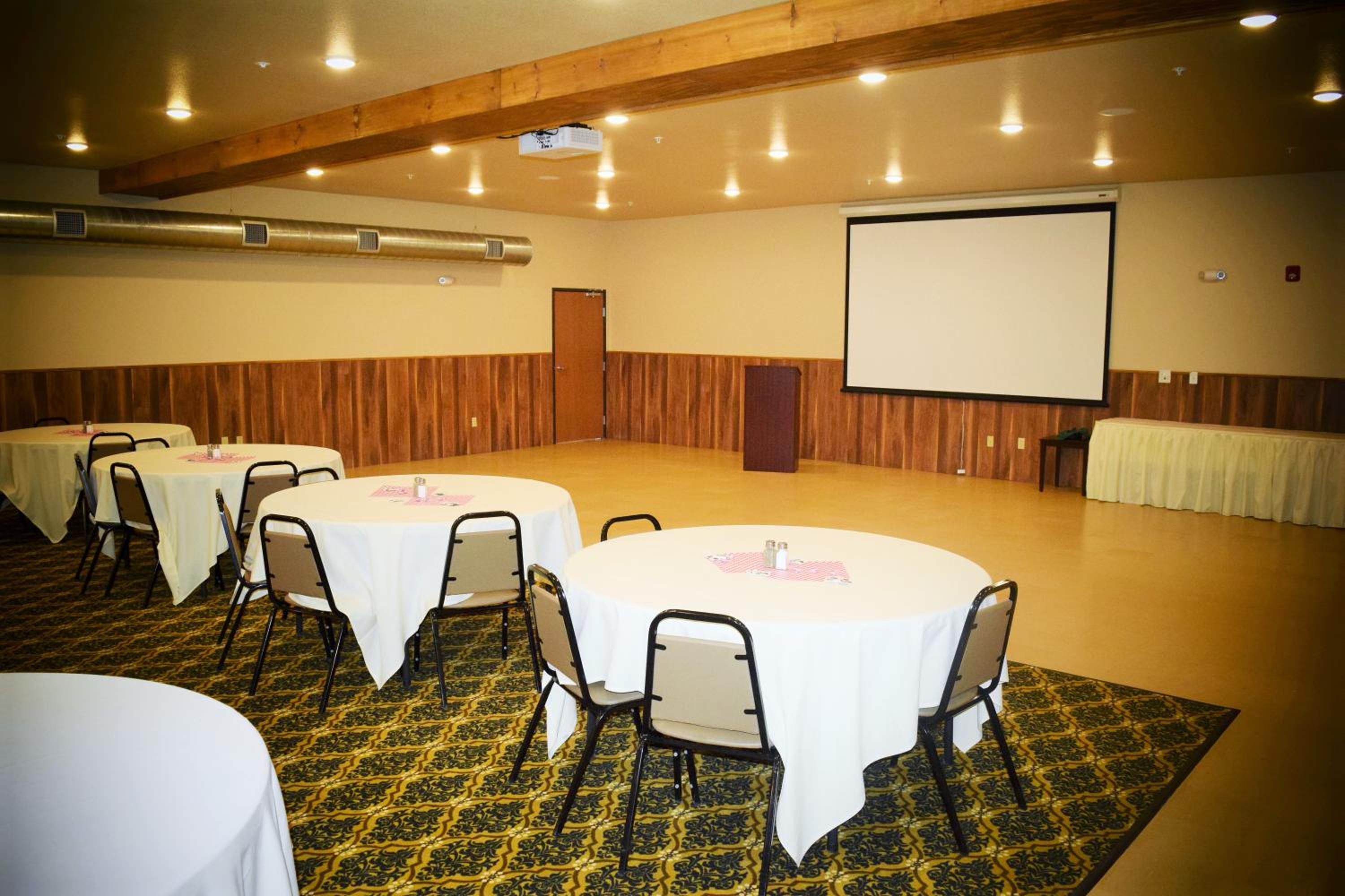 Newcastle Lodge & Convention Center