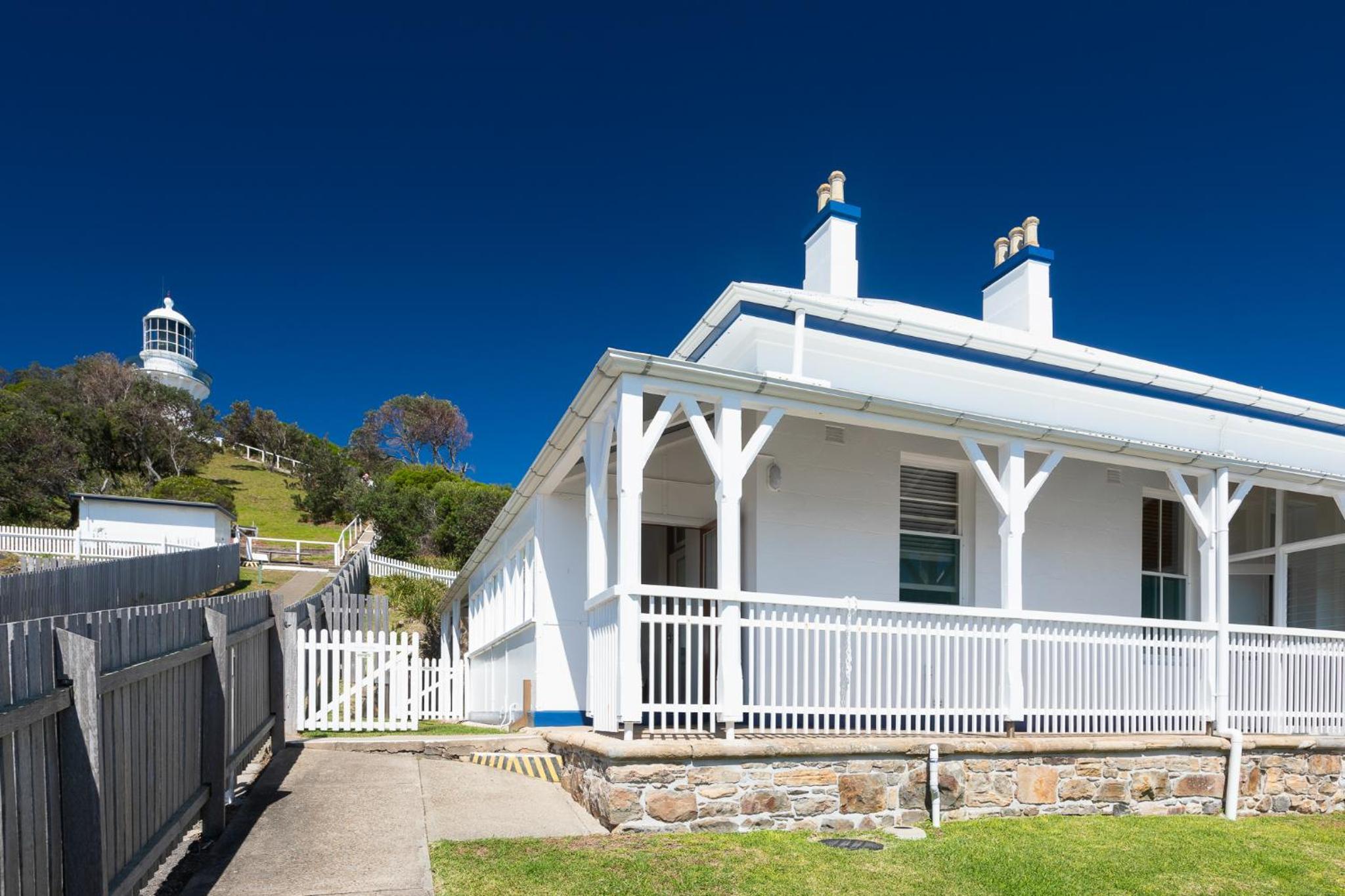 Seal Rocks Lighthouse Cottages