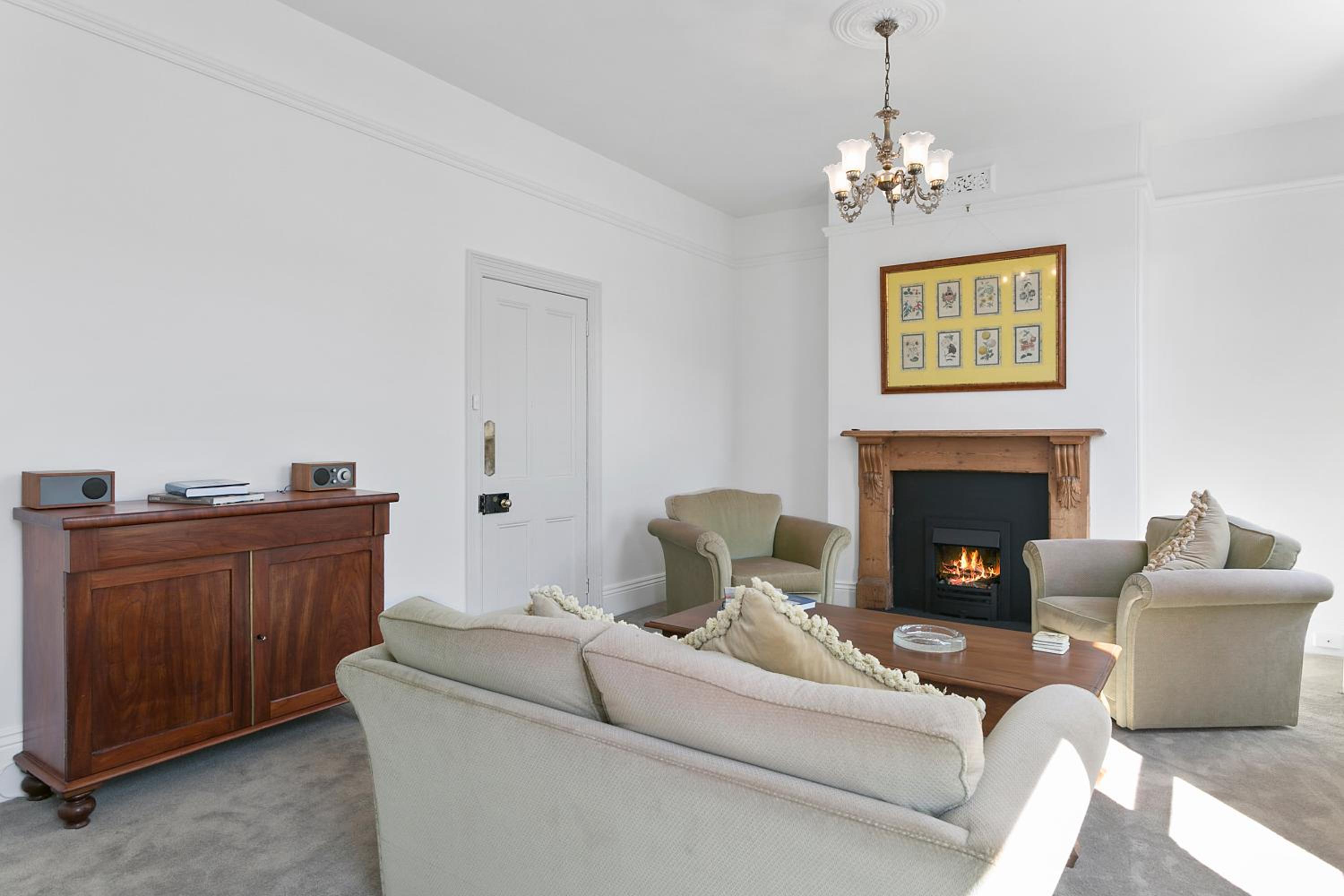 Amberley - circa 1880s Luxury - 5 b'rooms sleeps 9