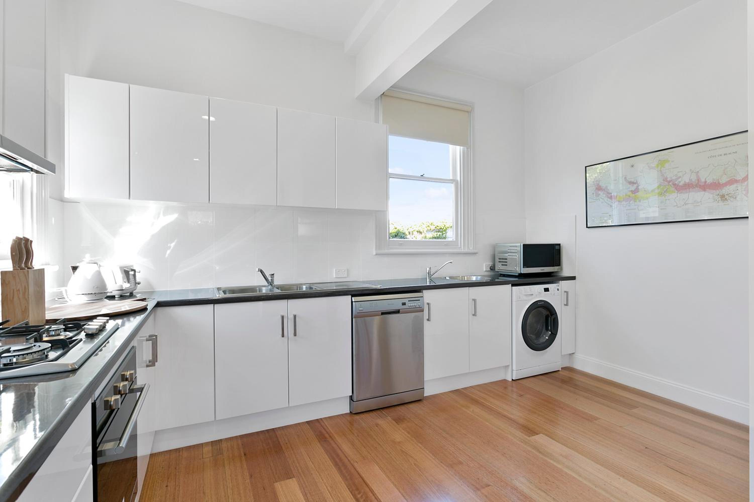 Amberley - circa 1880s Luxury - 5 b'rooms sleeps 9