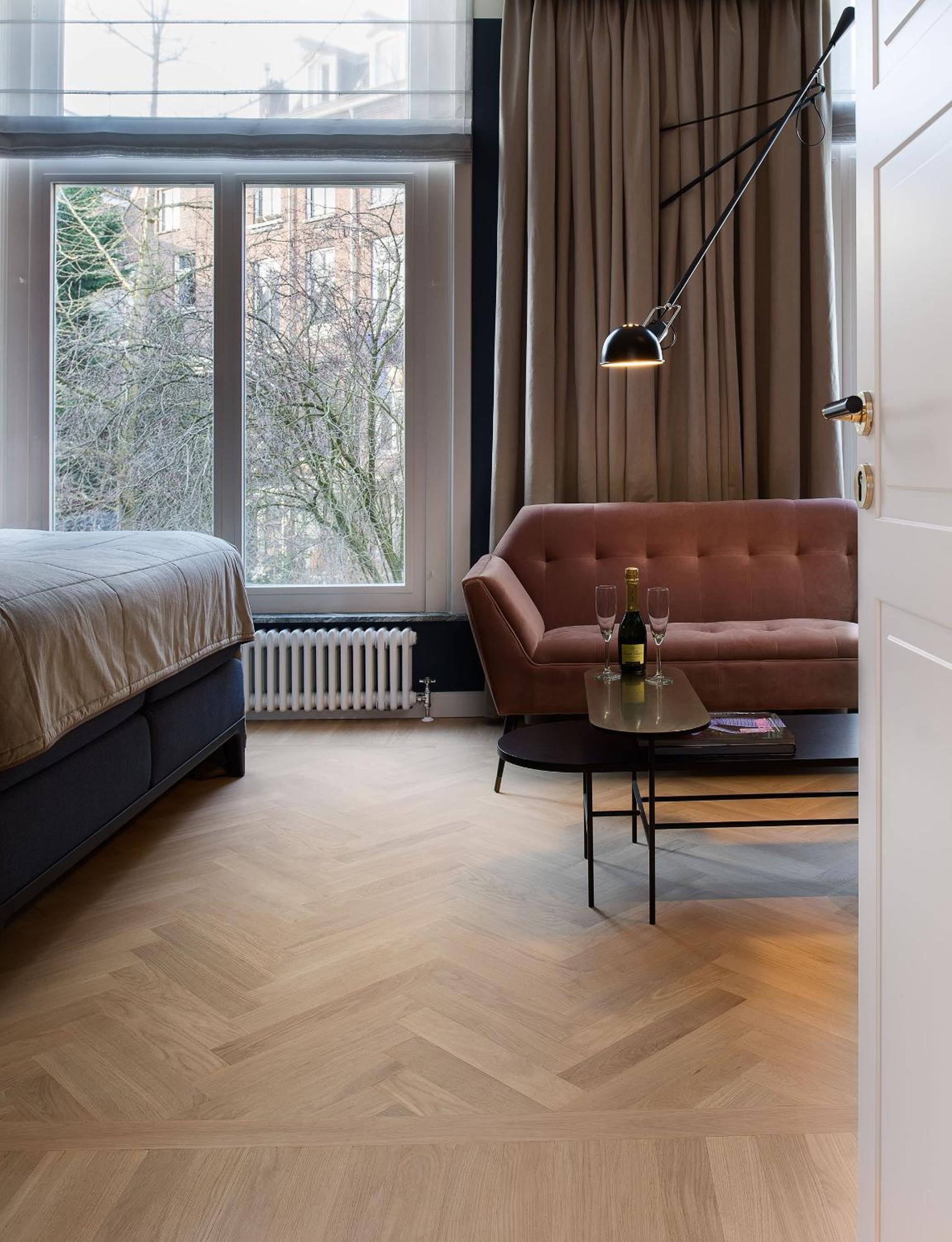 Spinoza Suites