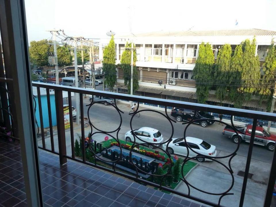 Ratchanee Place