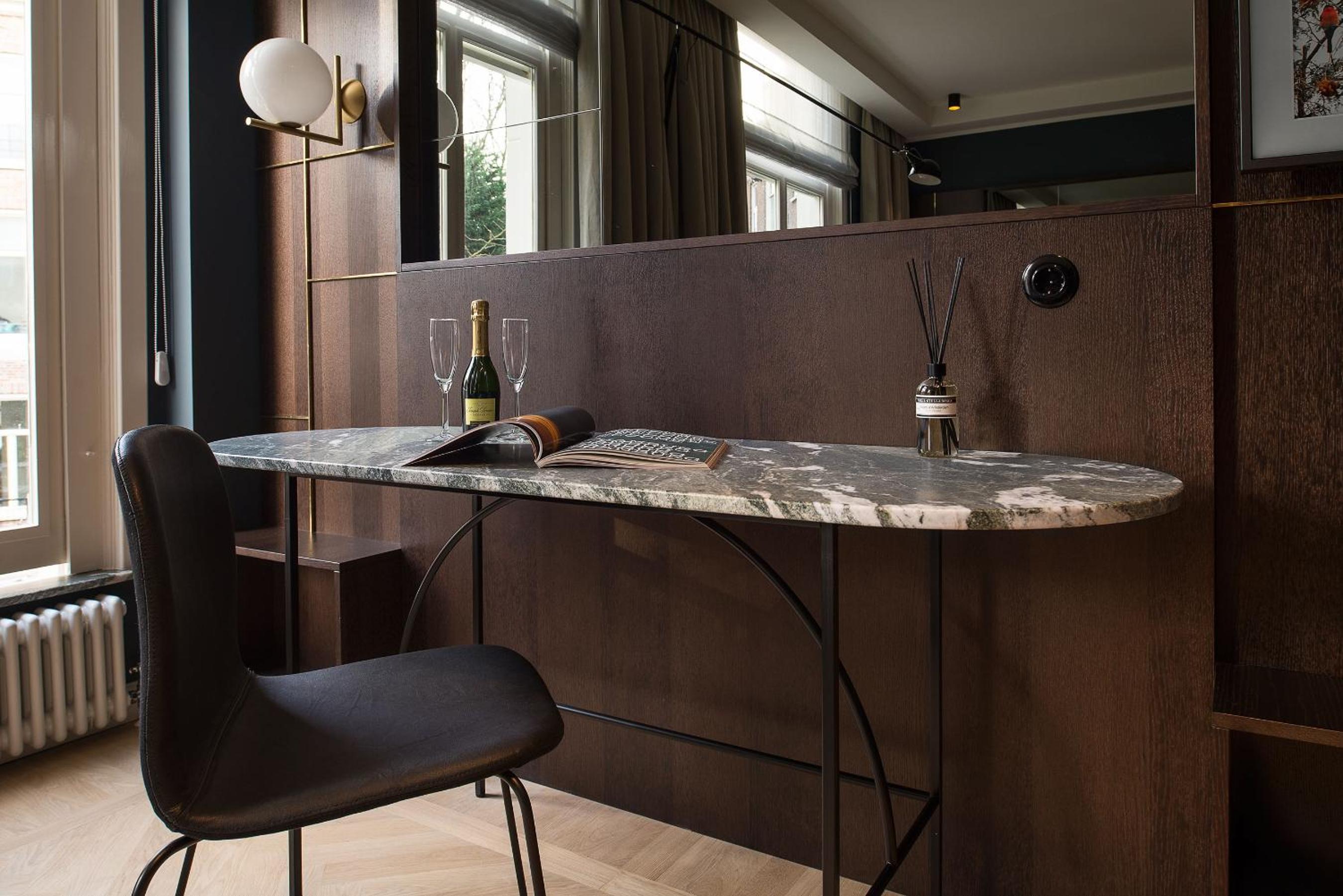 Spinoza Suites