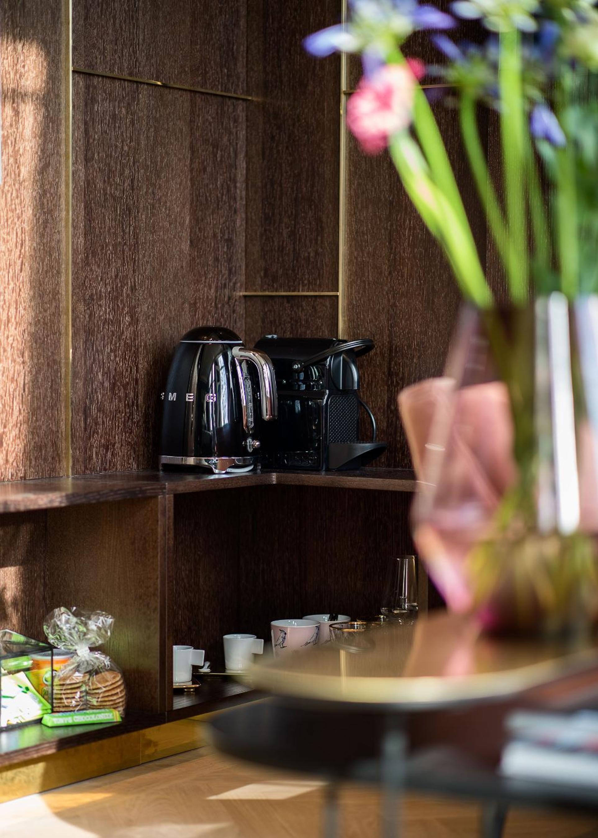 Spinoza Suites