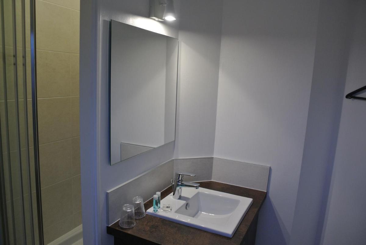 Au Logis De La Rance Bed and Breakfast