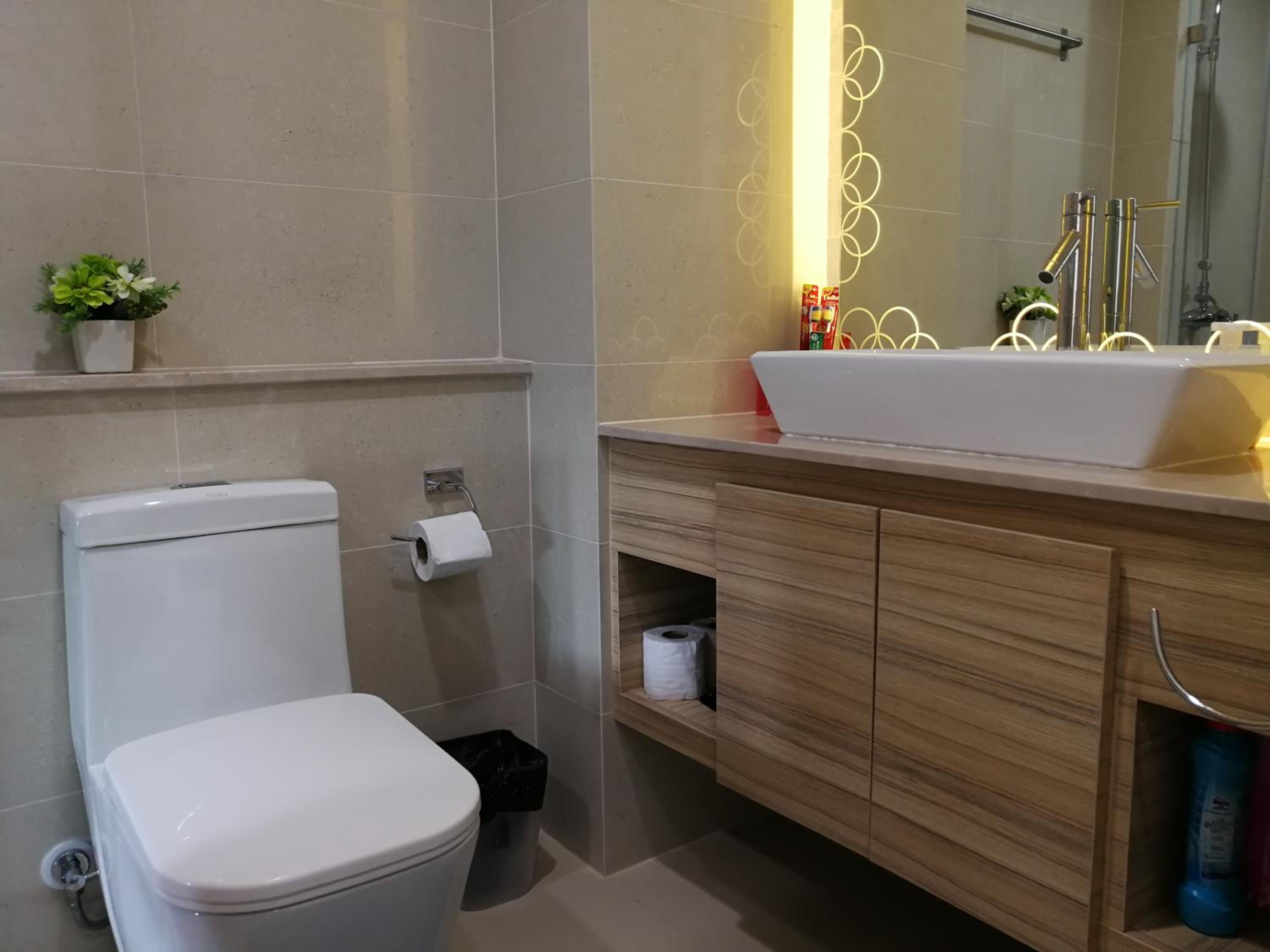 The Riviera Wongamat Hong Apartment