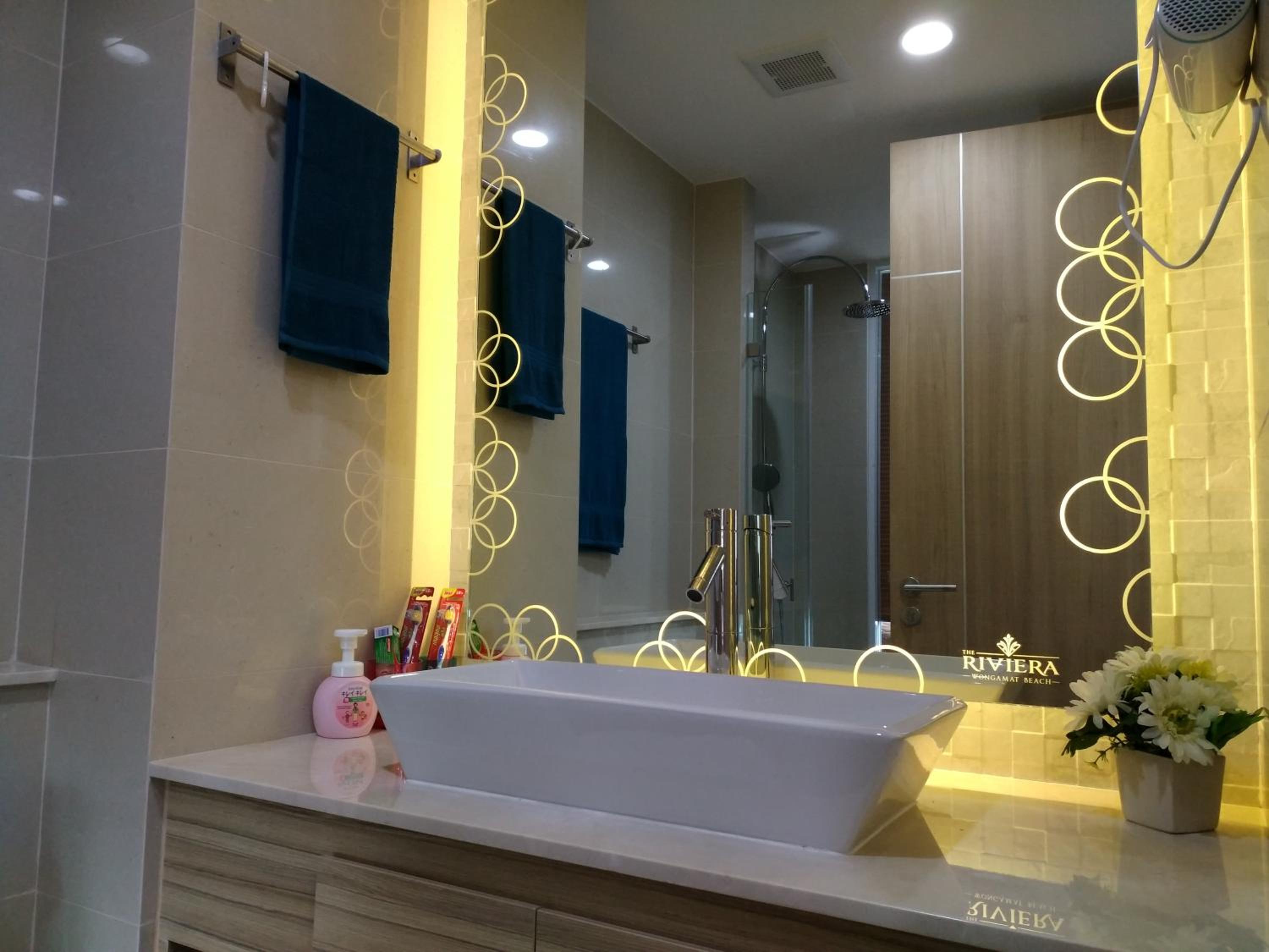The Riviera Wongamat Hong Apartment