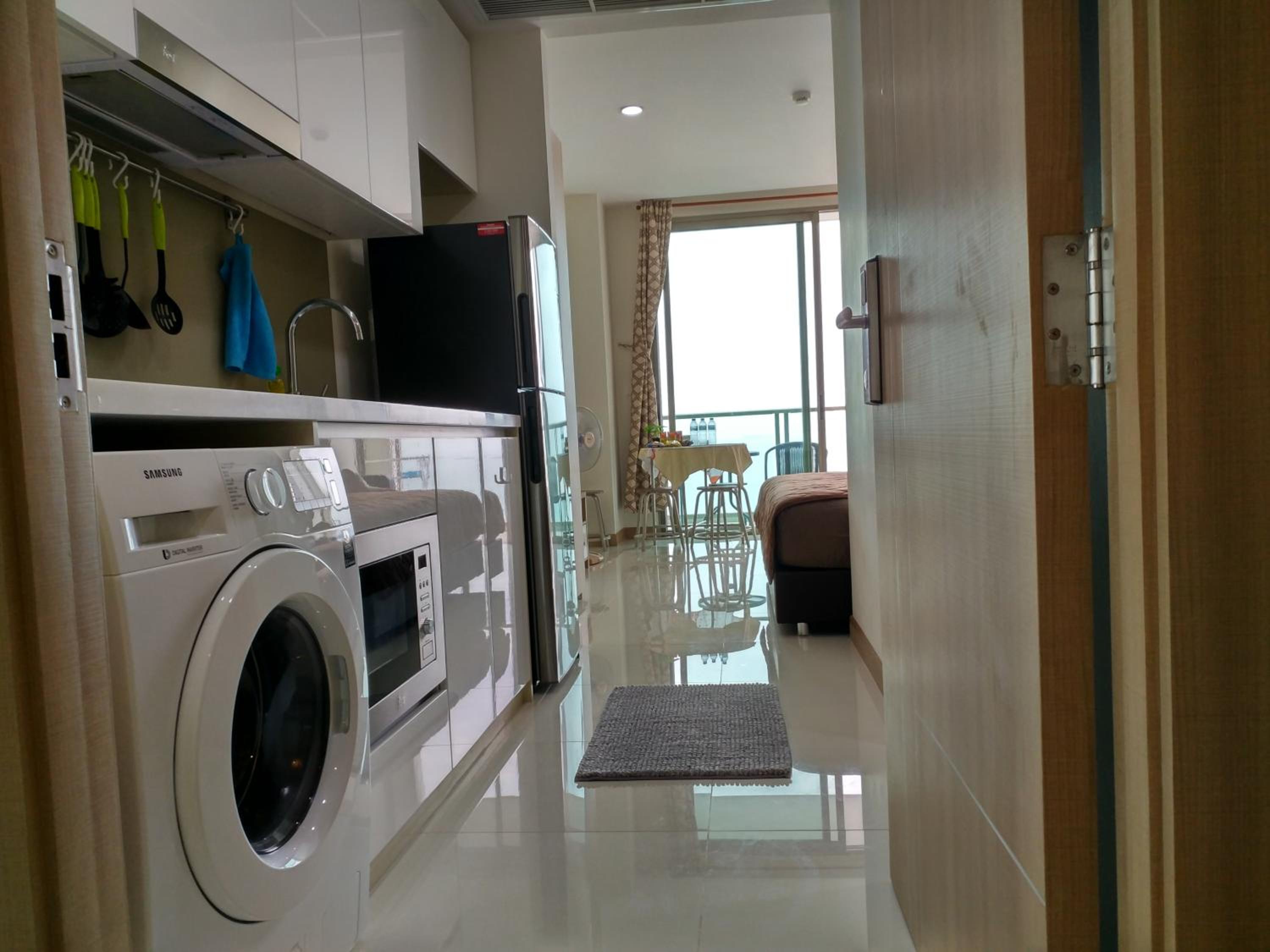 The Riviera Wongamat Hong Apartment