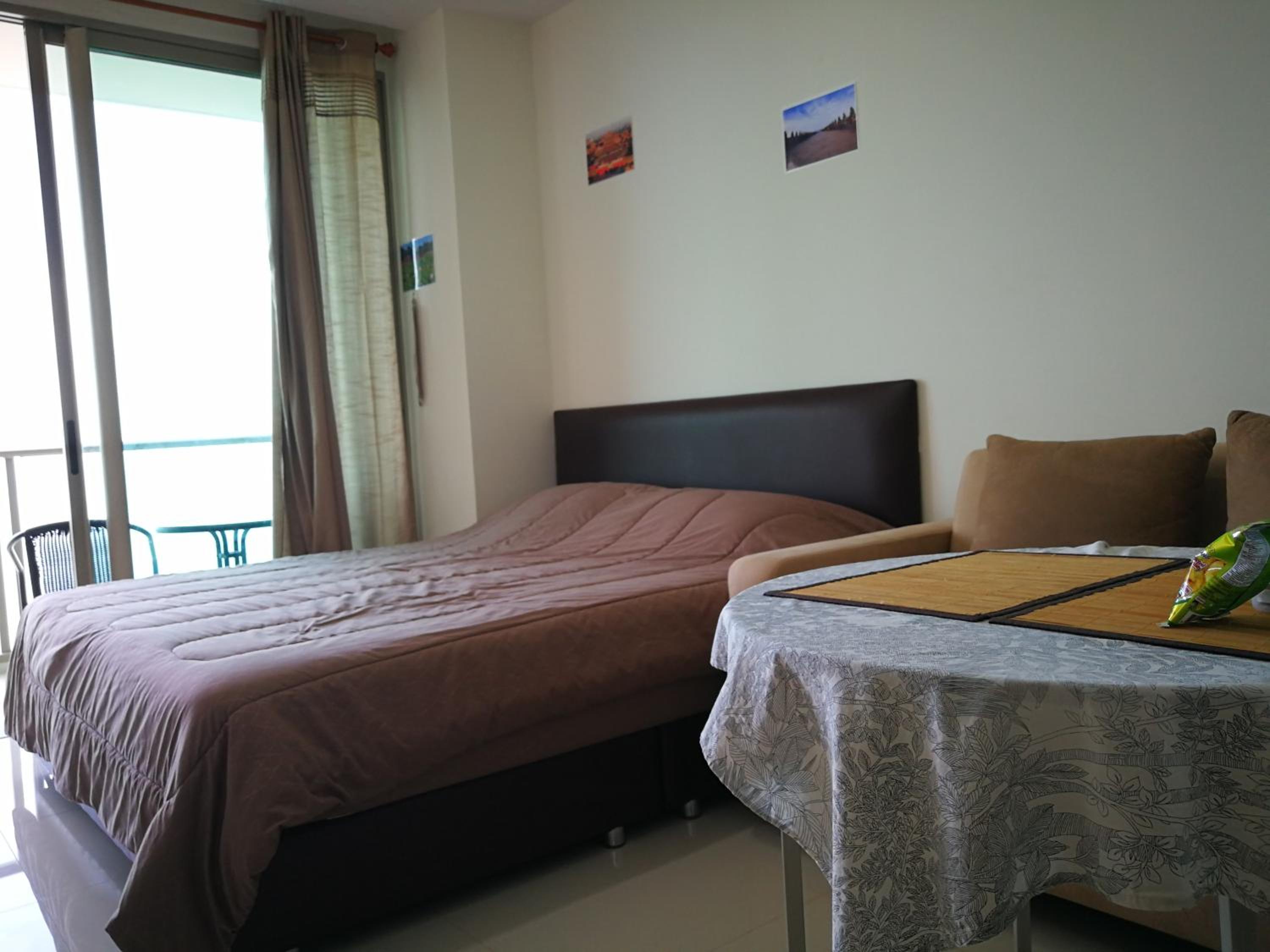 The Riviera Wongamat Hong Apartment