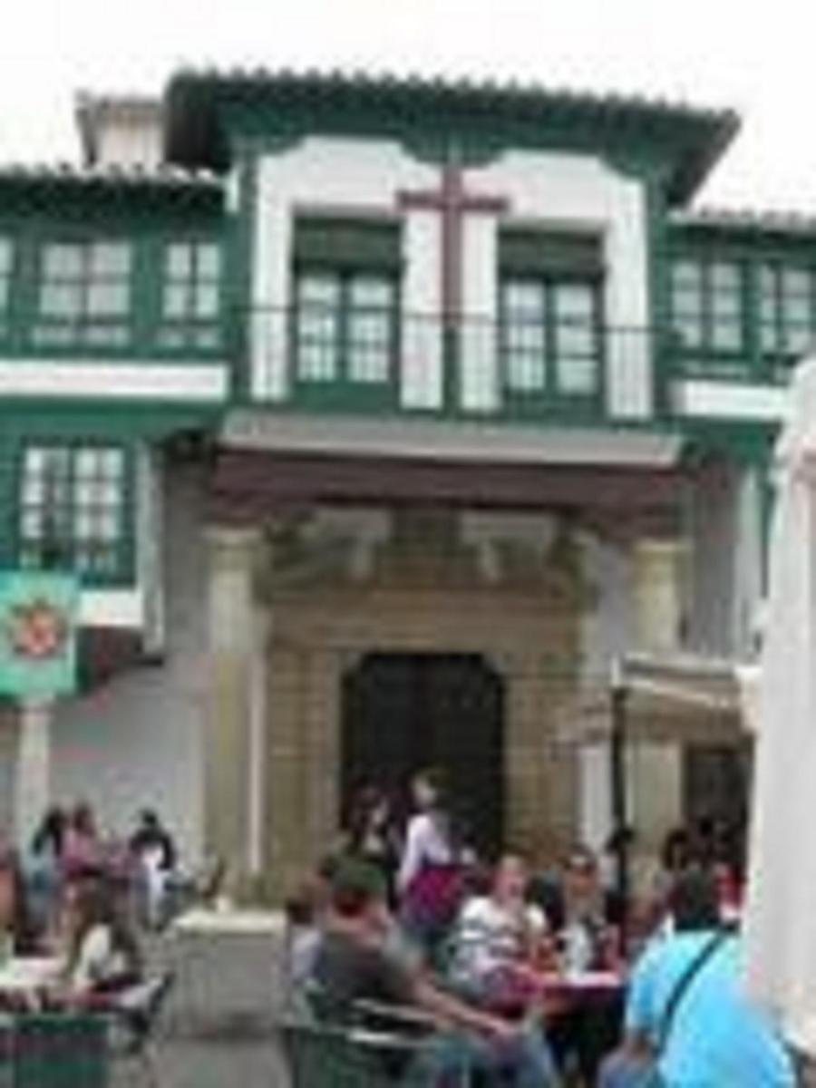Casa De Comedias
