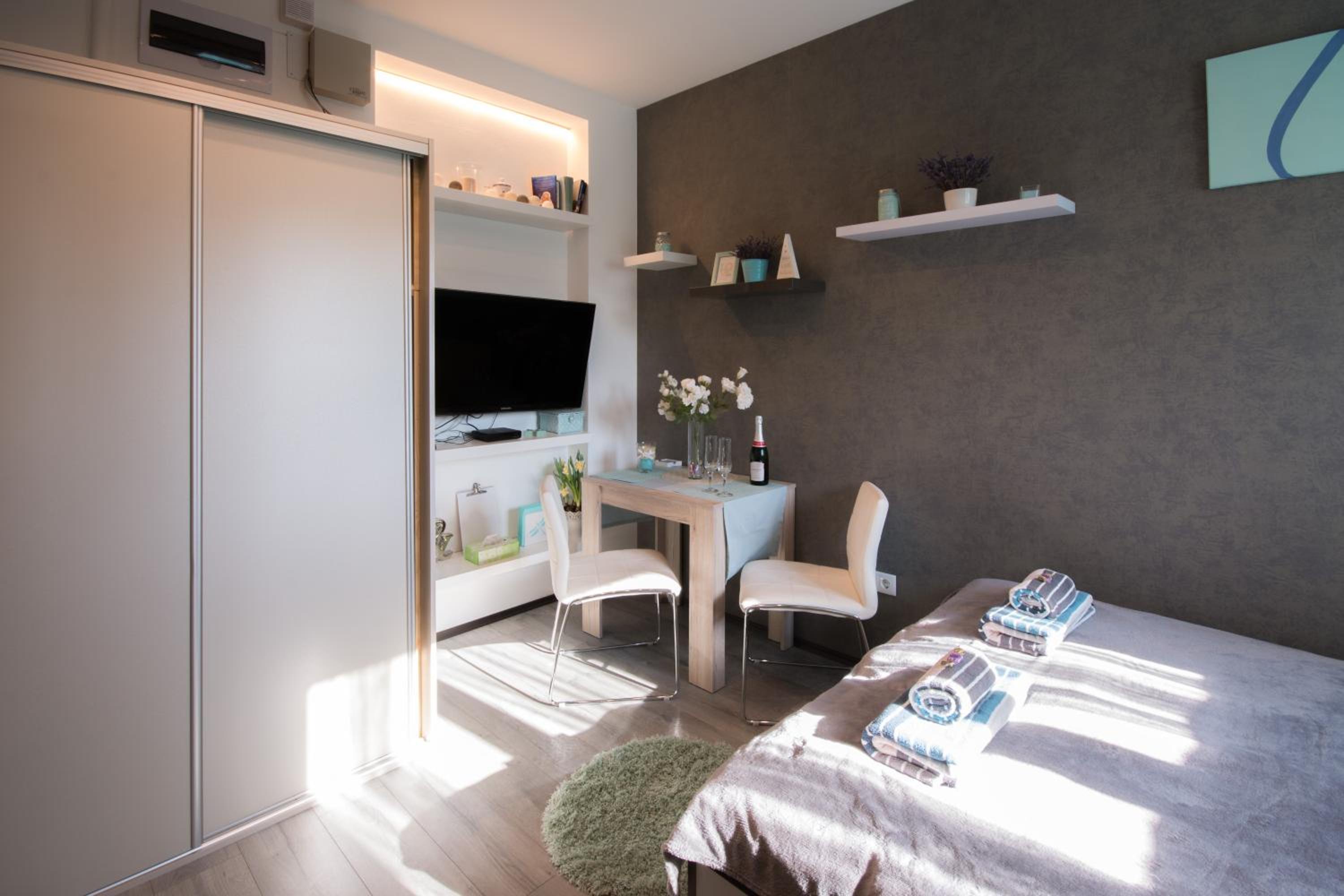 Petra's Tranquil Nest in Downtown Budapest