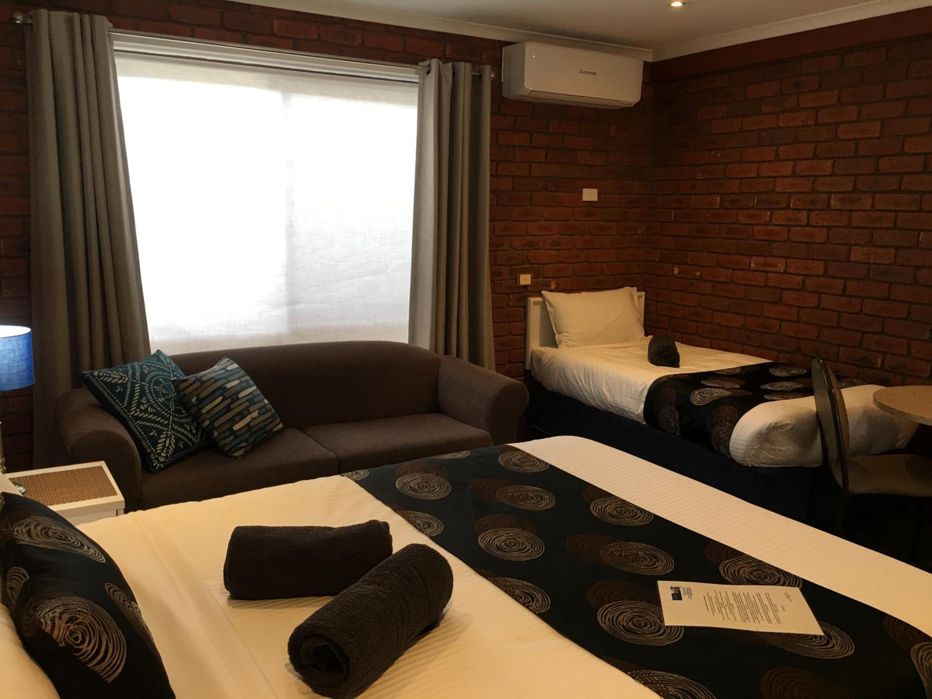 Melton Motor Inn and Apartments