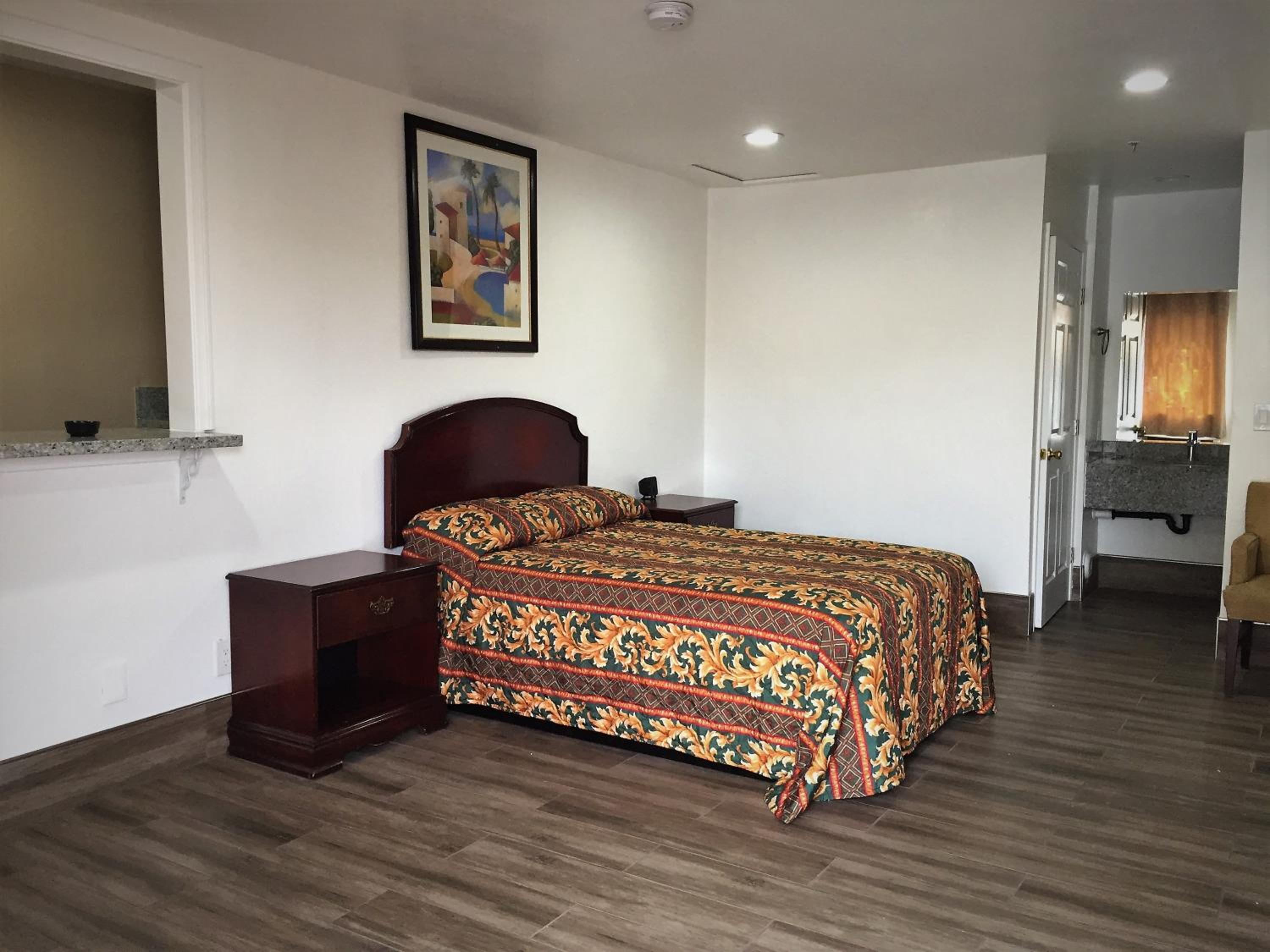 Palm Inn Motel - Montclair view 4