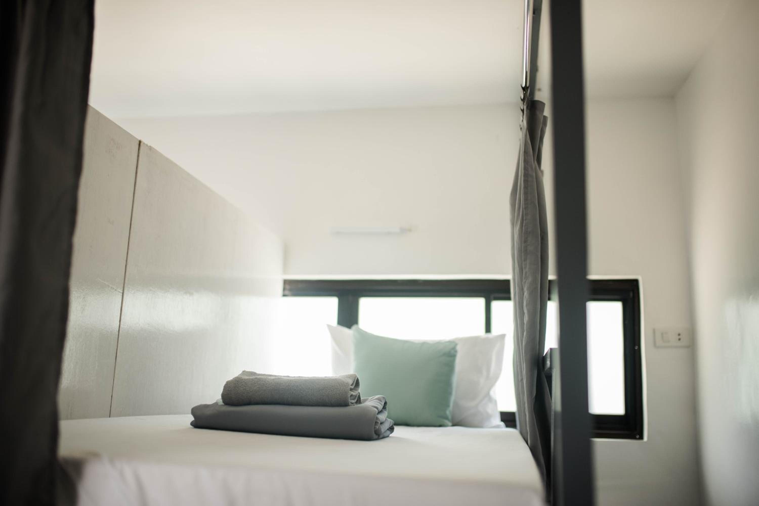 Avisala Hostel Coron view 5