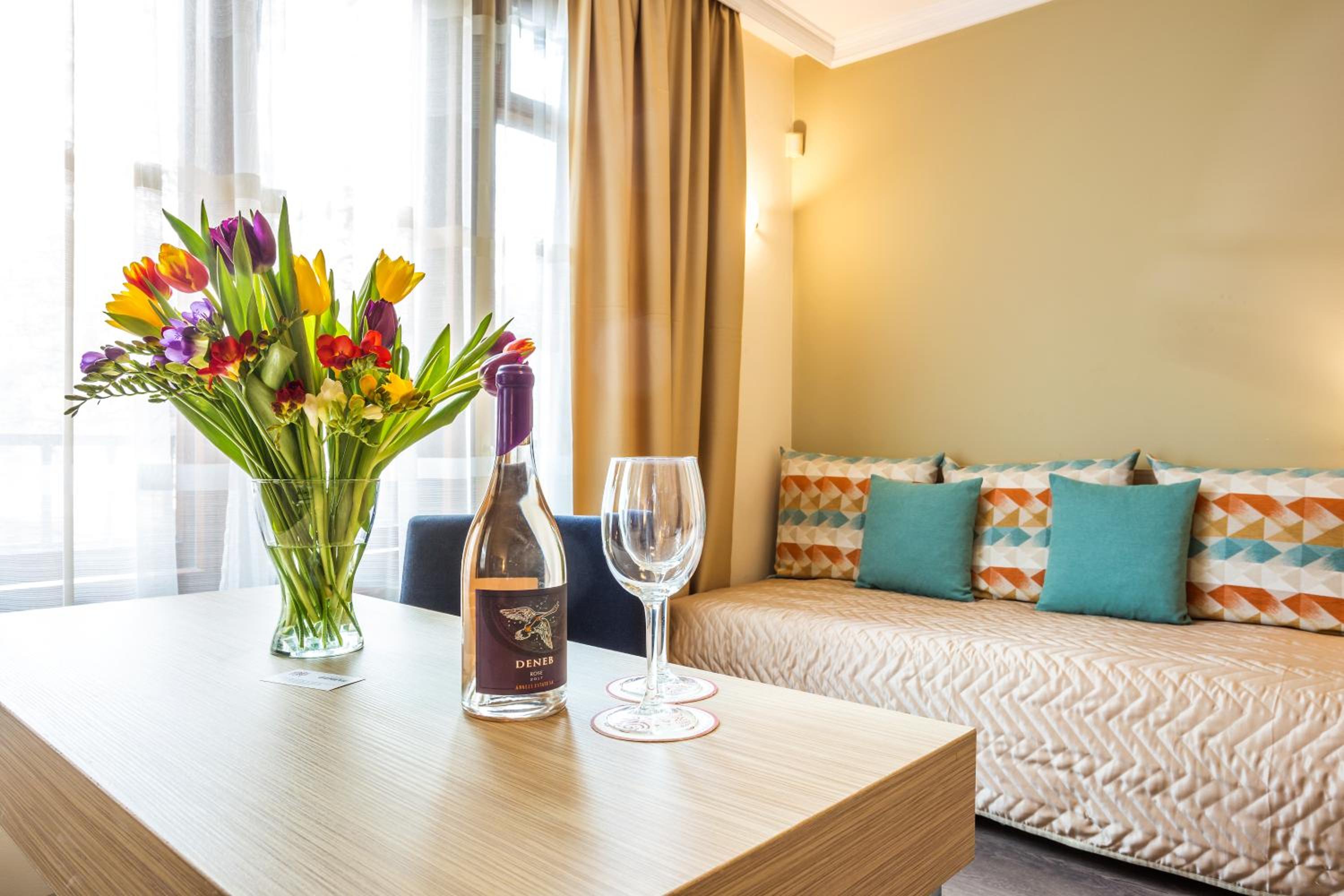 Hotel Geneva Hotel - Image 1