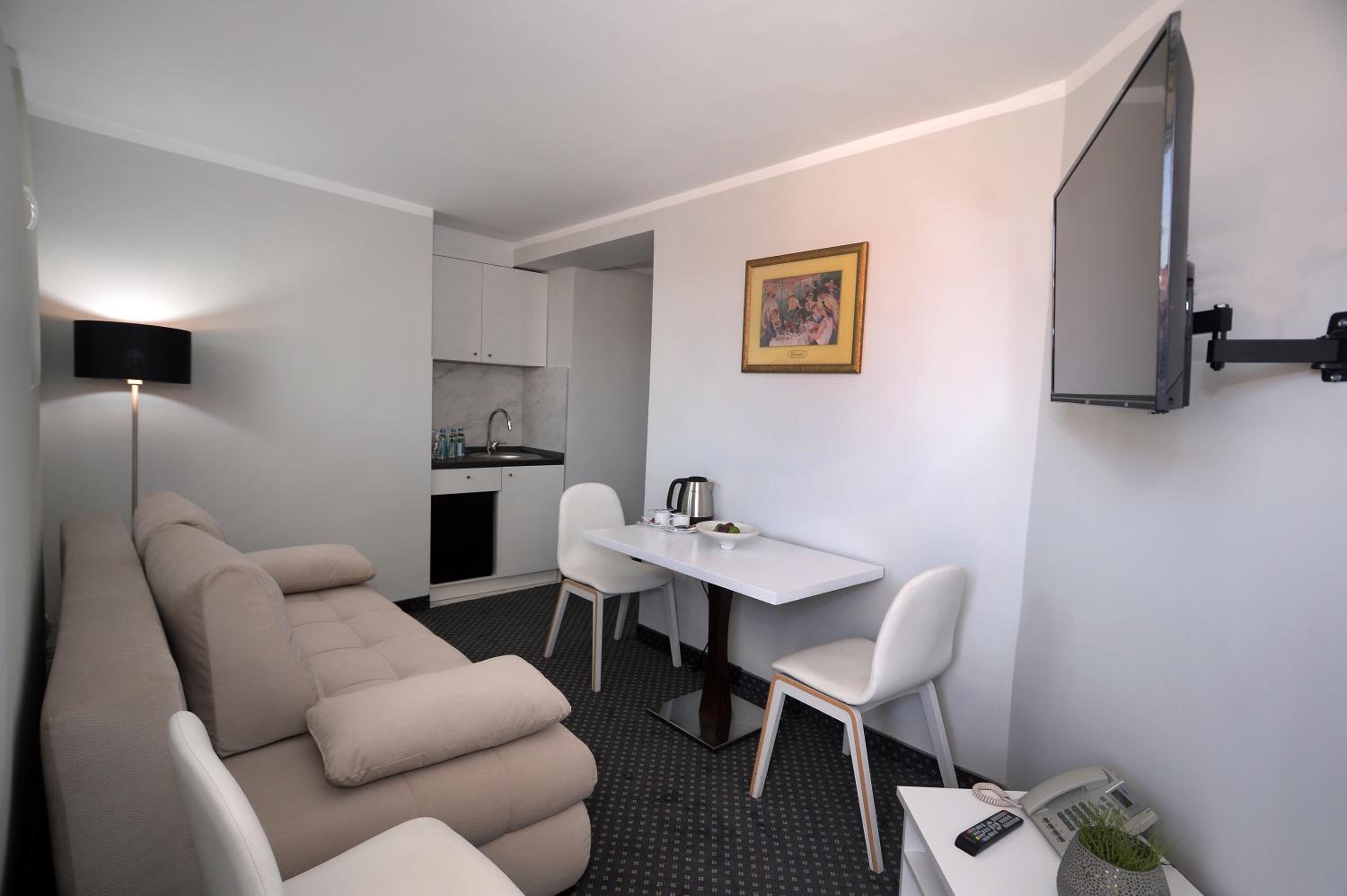 Alexandar Square Apartments view 3