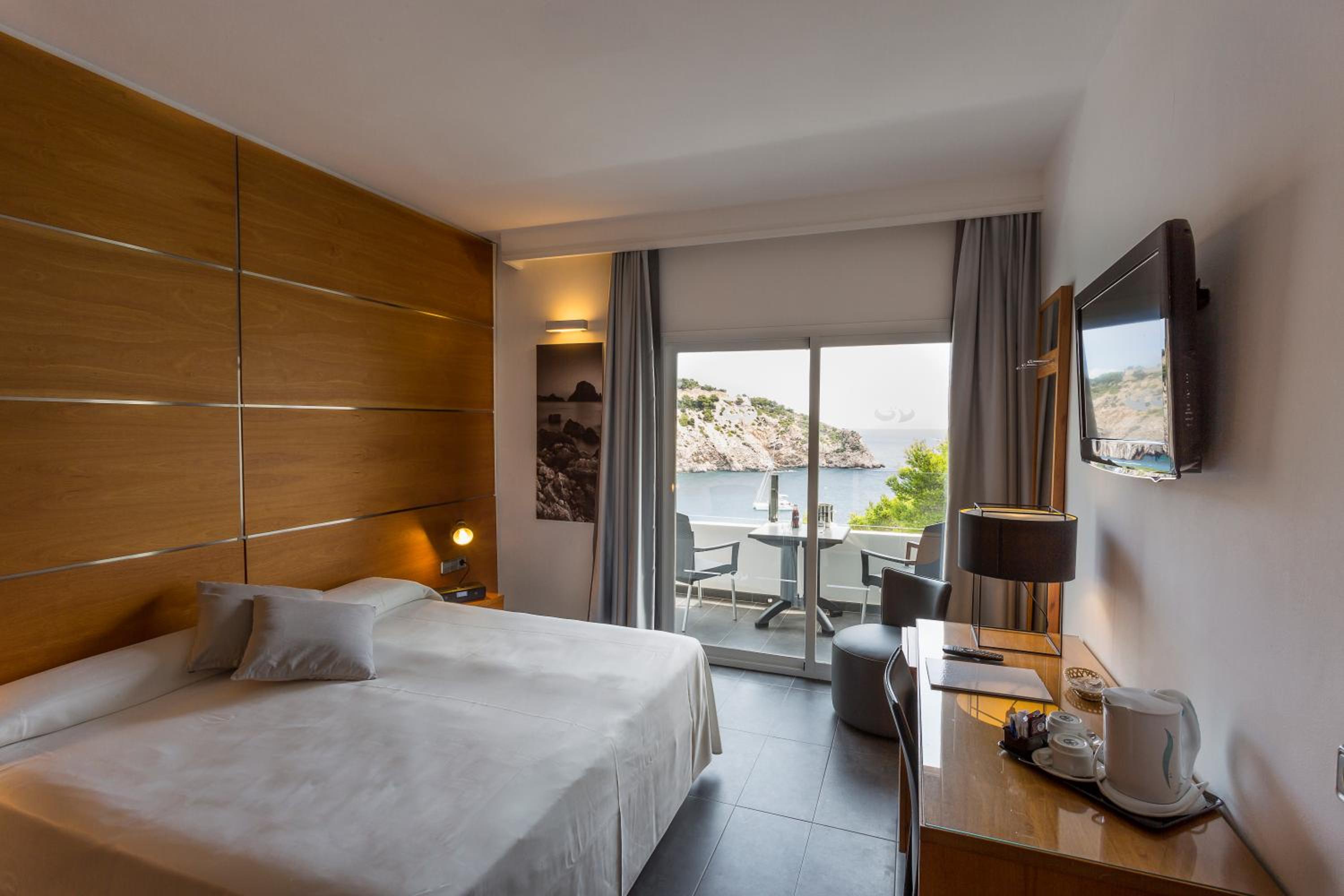 Palladium Hotel Cala Llonga - Adults Only