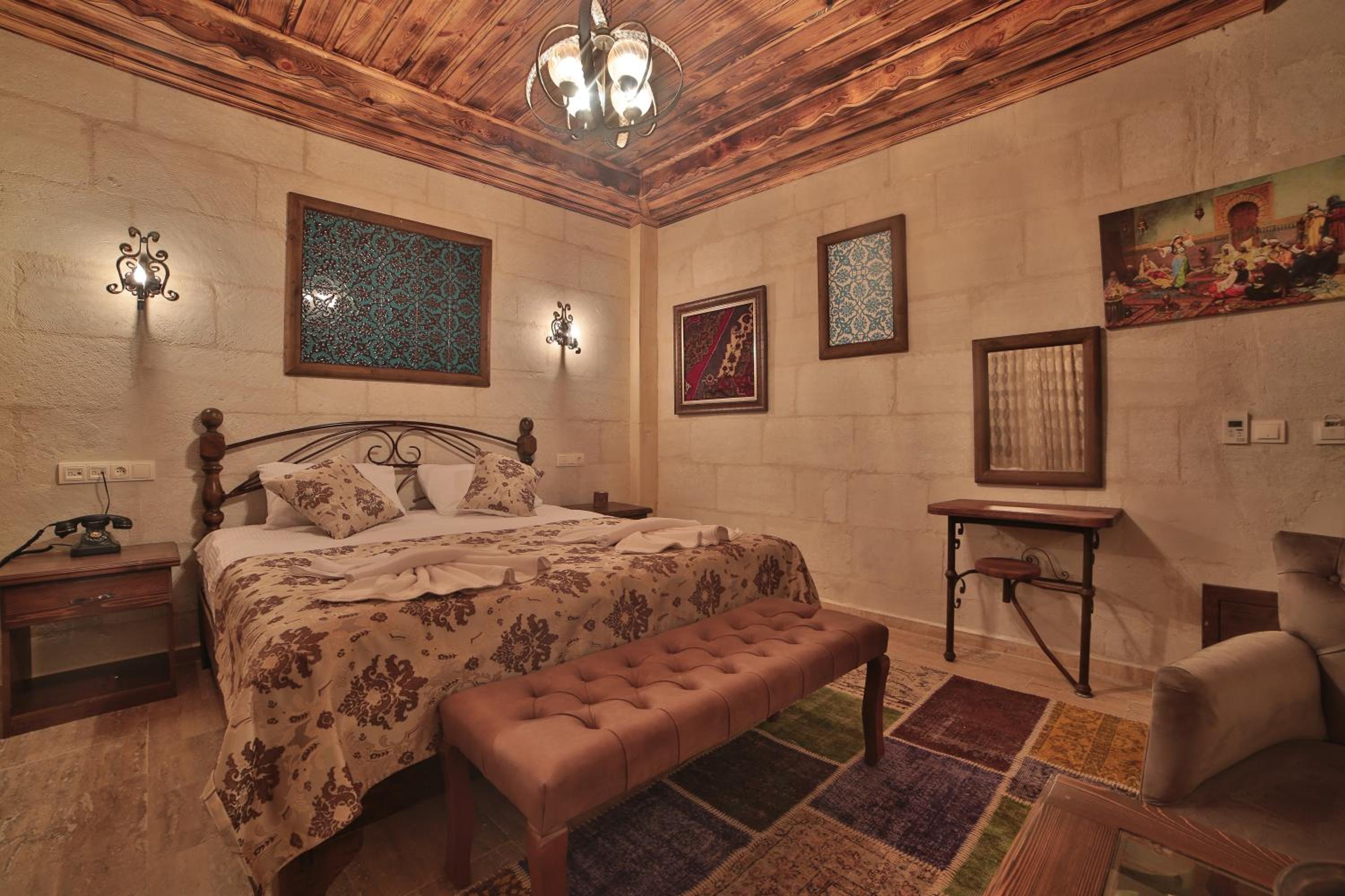 Caravanserai Inn Hotel - Image 49