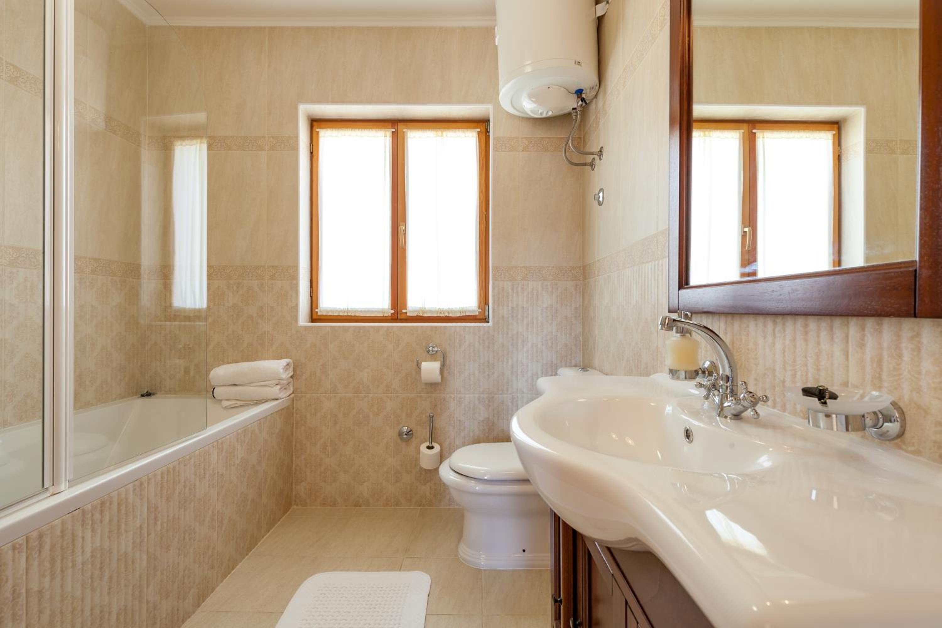 Villa Vjeka Cozy Family Retreat with Heated Pool, Brač Island view 5