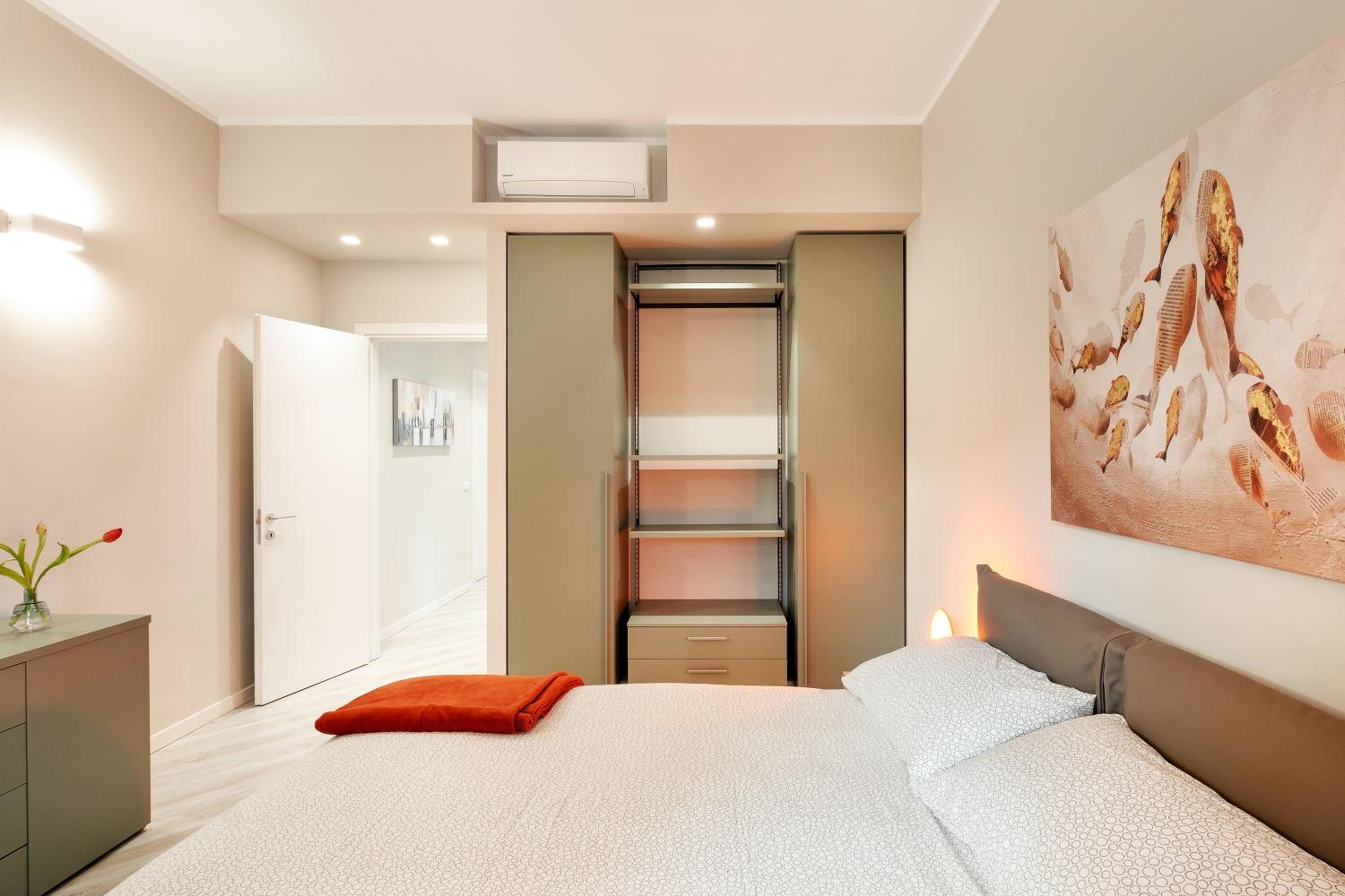 GuestHost - Maggiore Residence Flats view 5