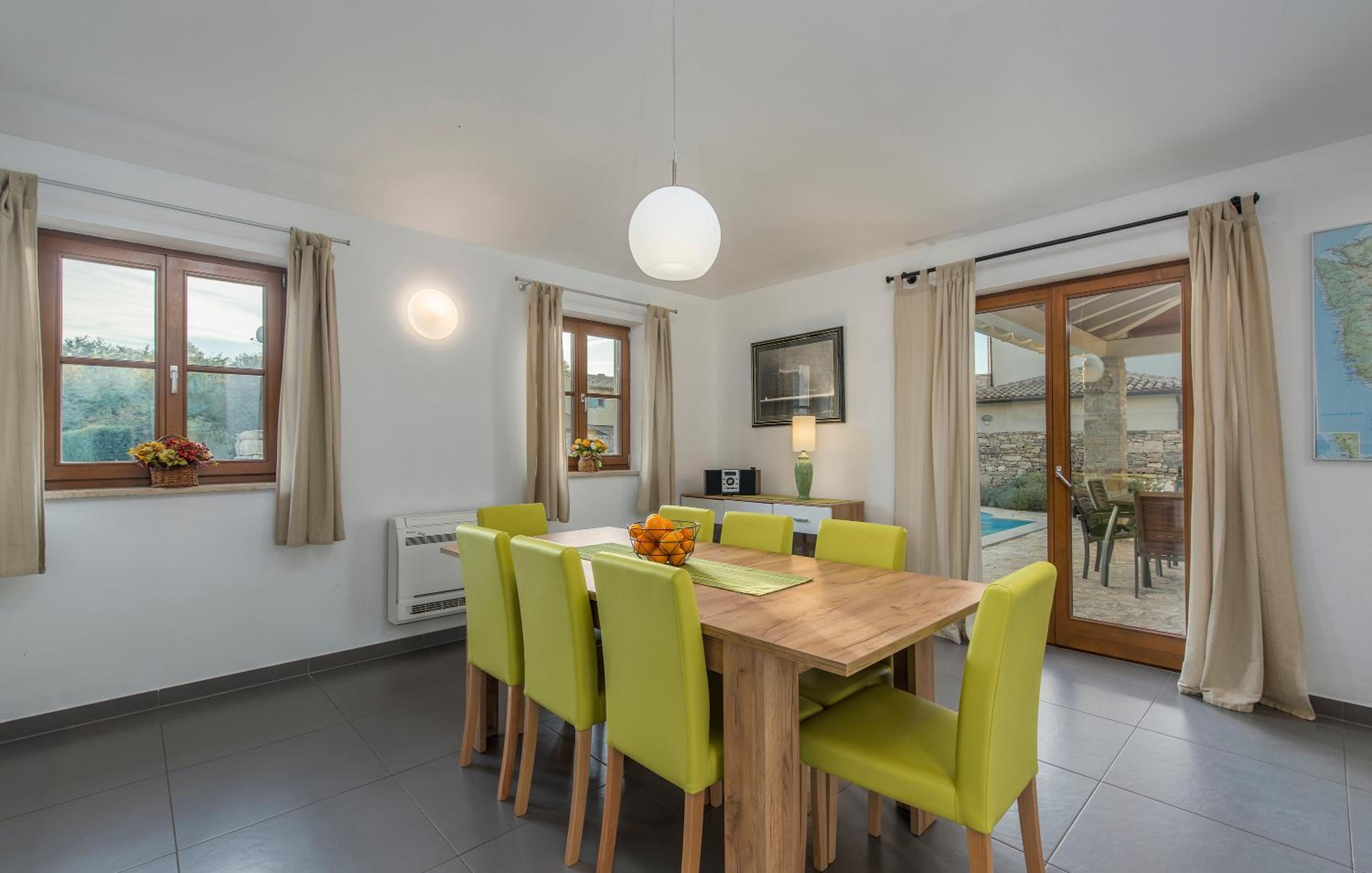 Photo 107