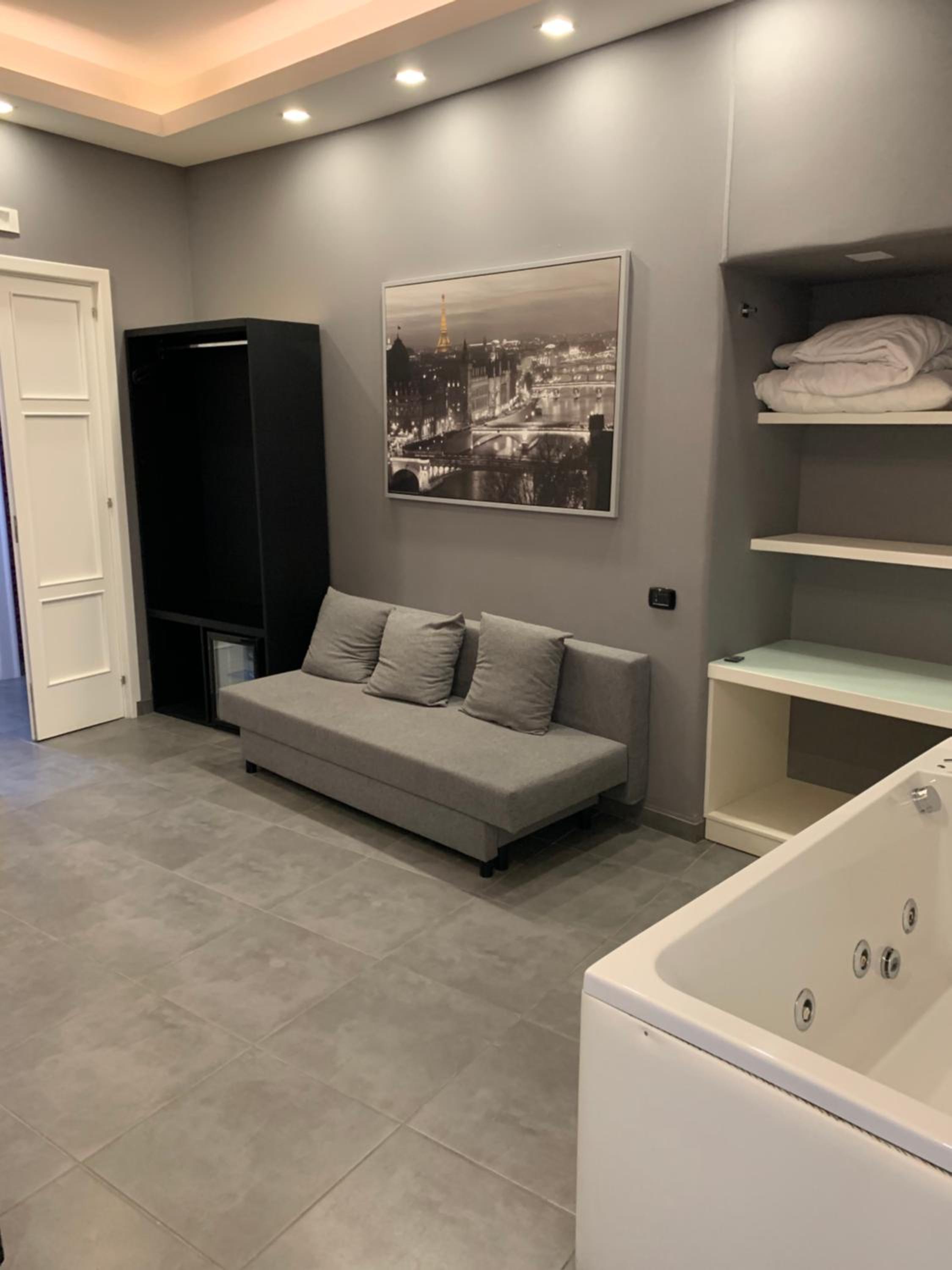 Royal Art H Duomo - Napoli Centro, by ClaPa Group