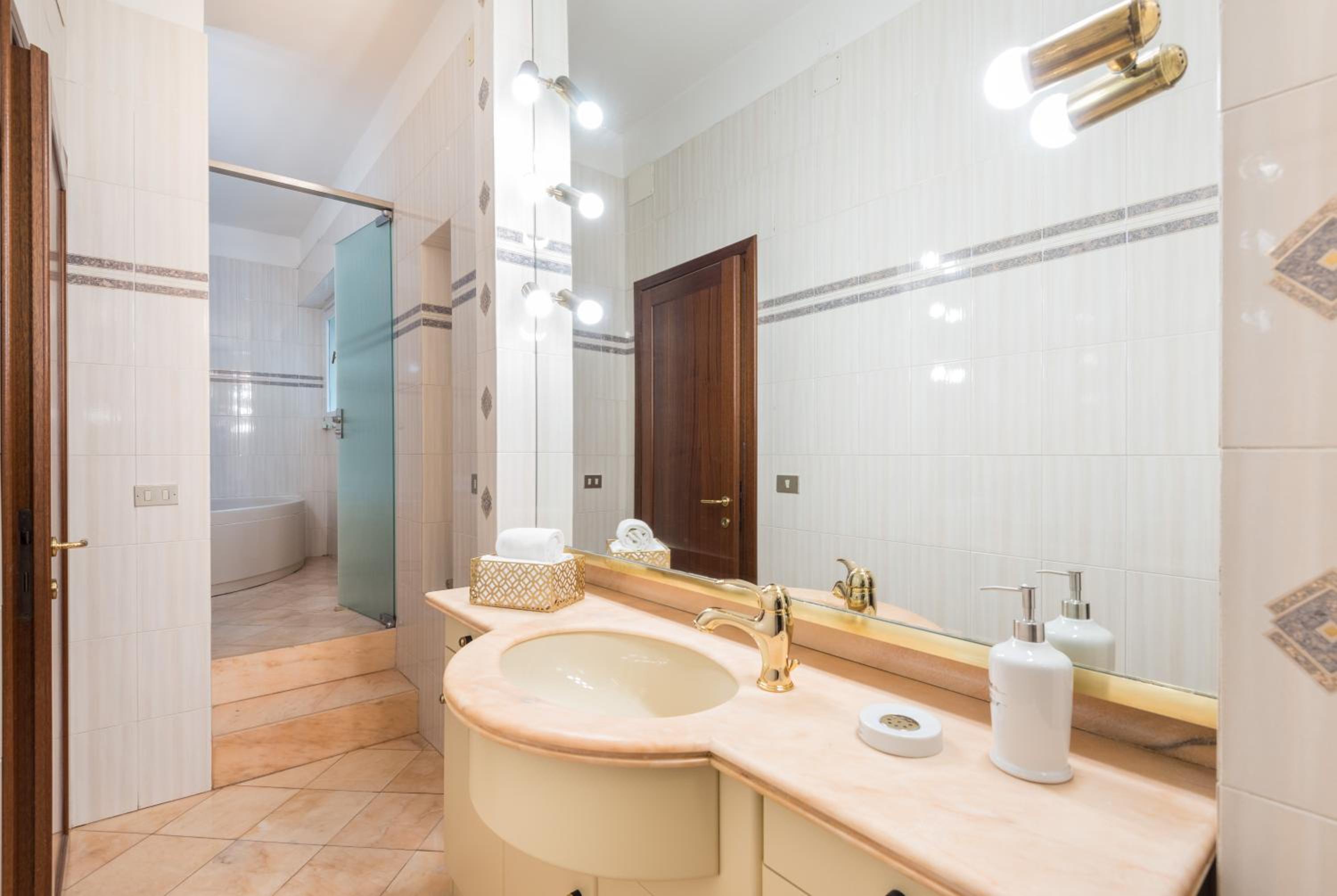Design Apartments Florence- Florence City Center