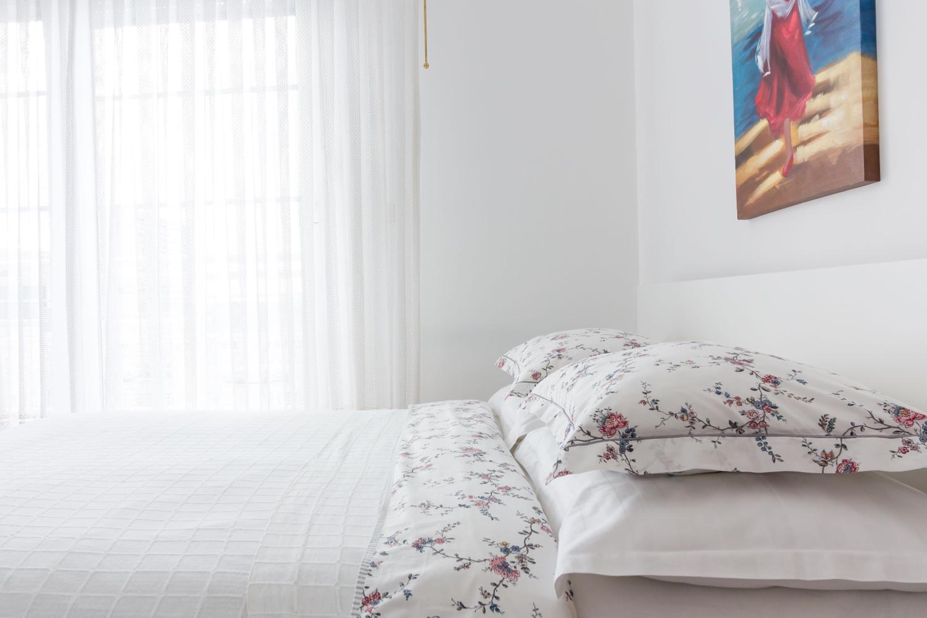 "Apartment Zagreb Idila Center", with a balcony, speed WiFi view 2