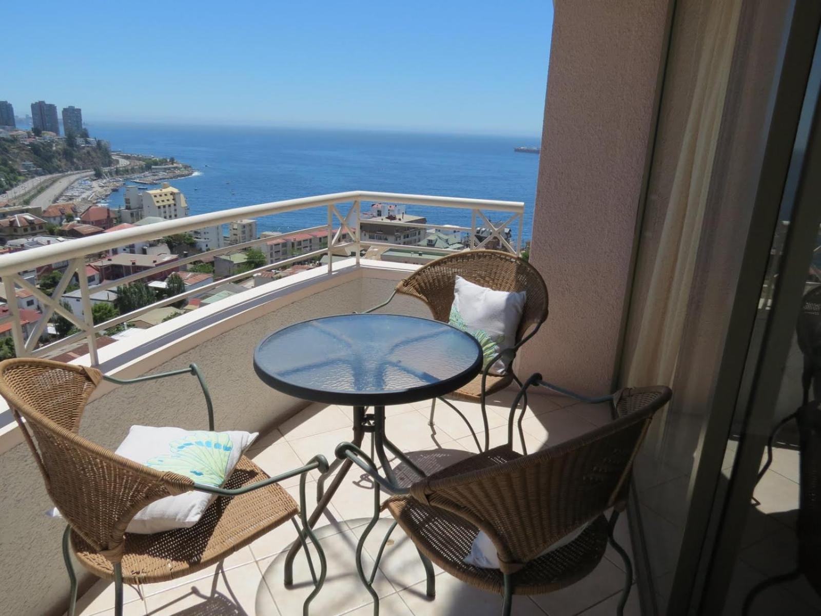 Excellent Large Apartment with Sea View