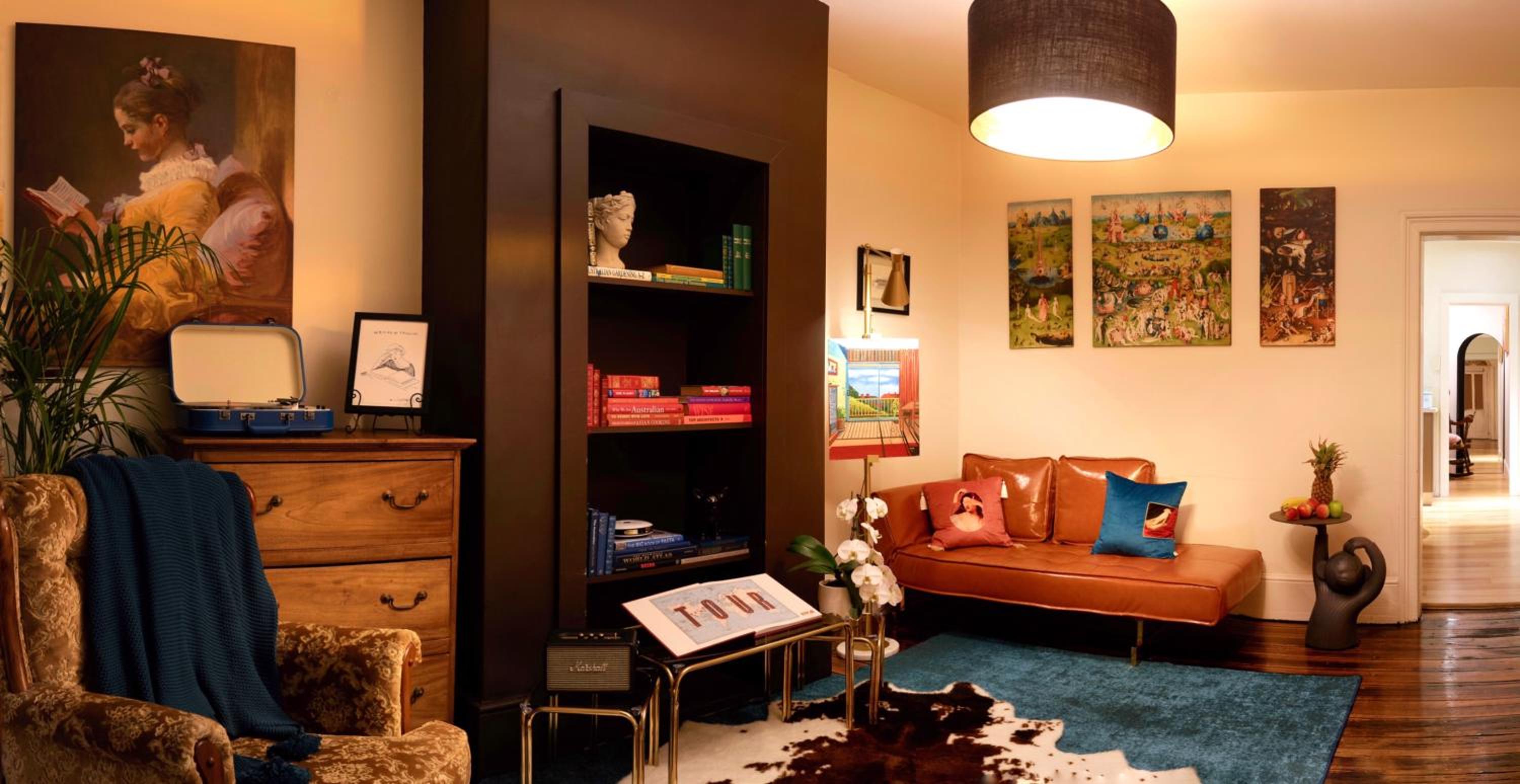 Lotus Gogh Apartment