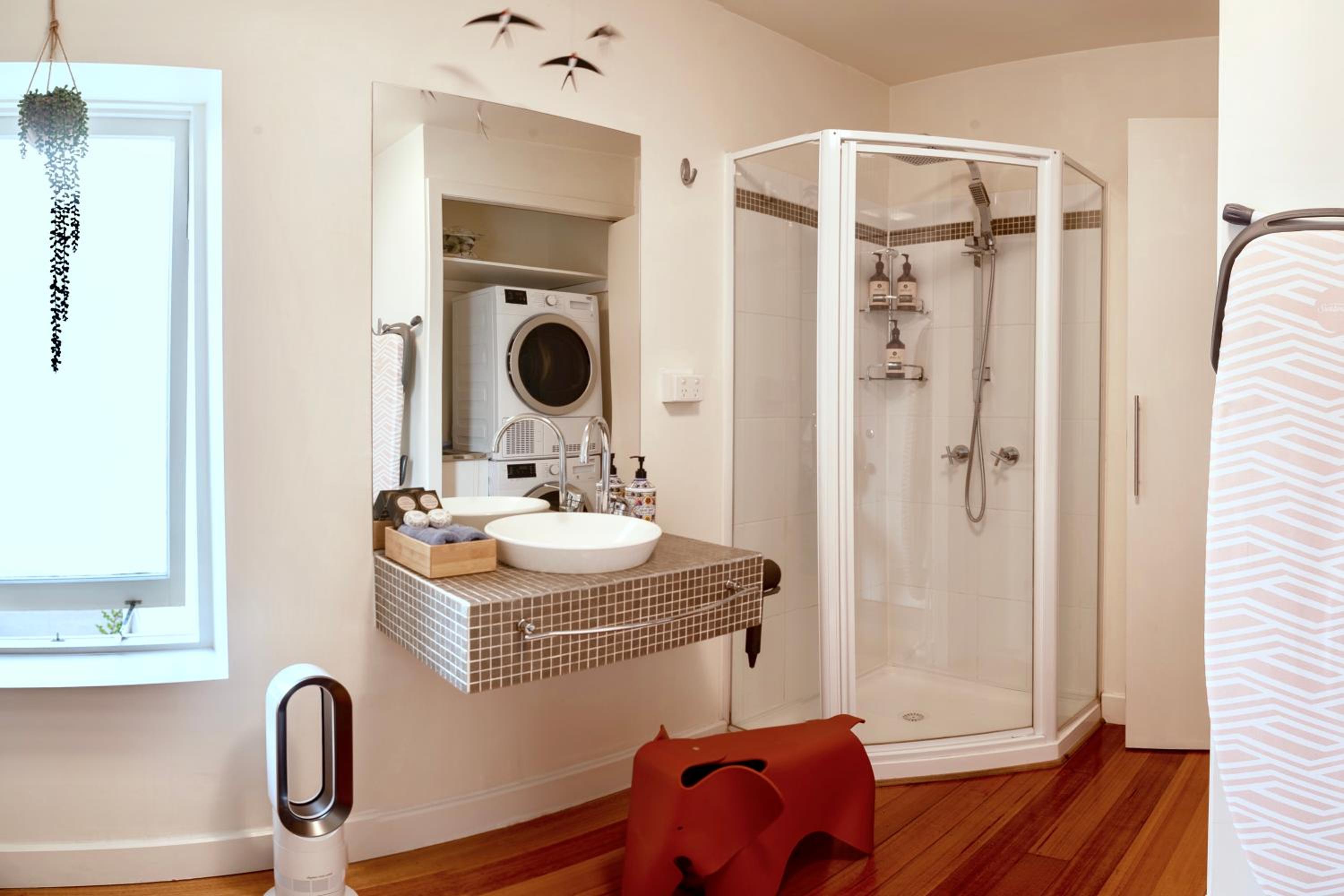 Lotus Gogh Apartment