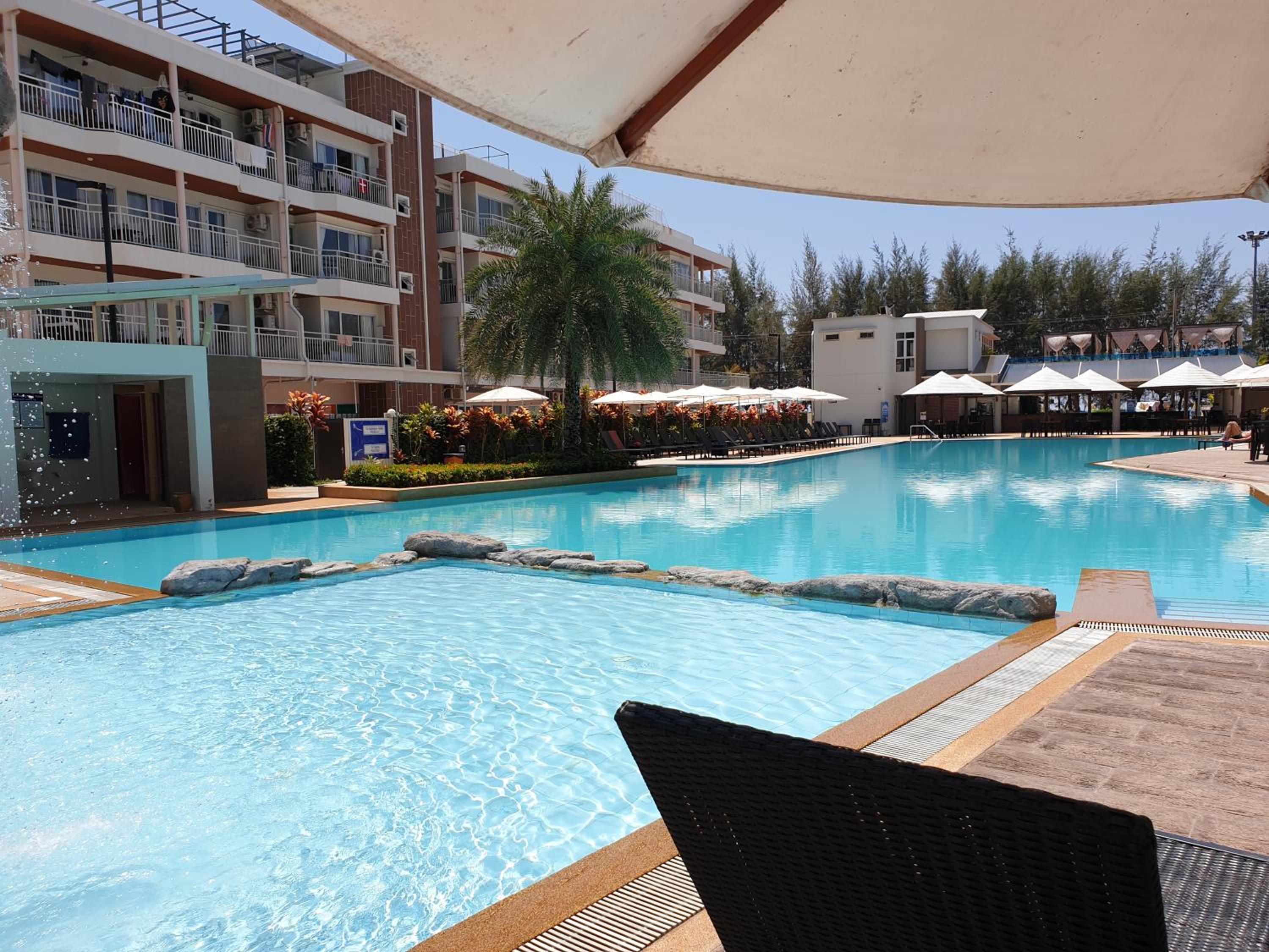 Grandblue condominium Room 606