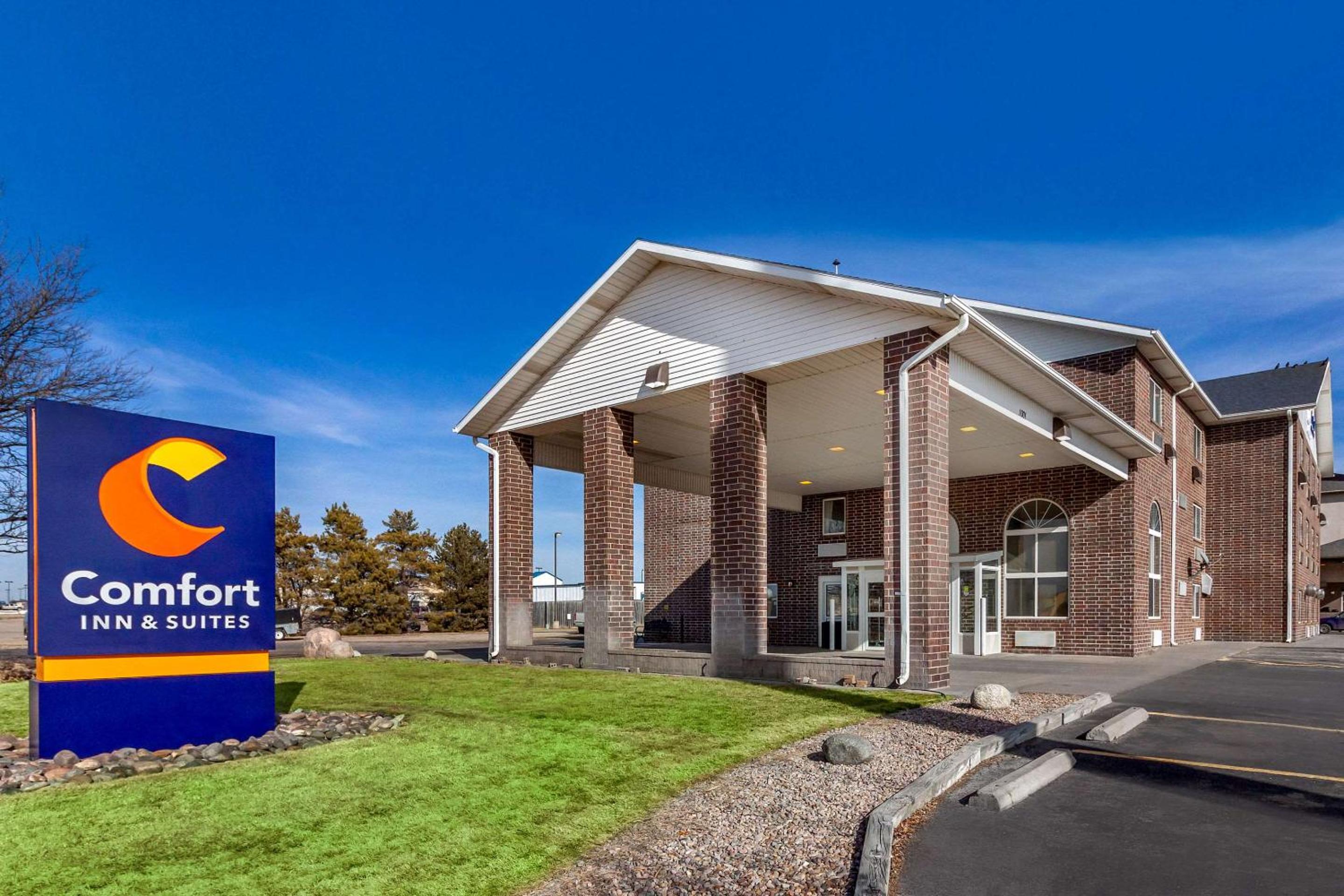 Hays Vacations - Comfort Inn  Suites Hays I-70 - Property Image 4
