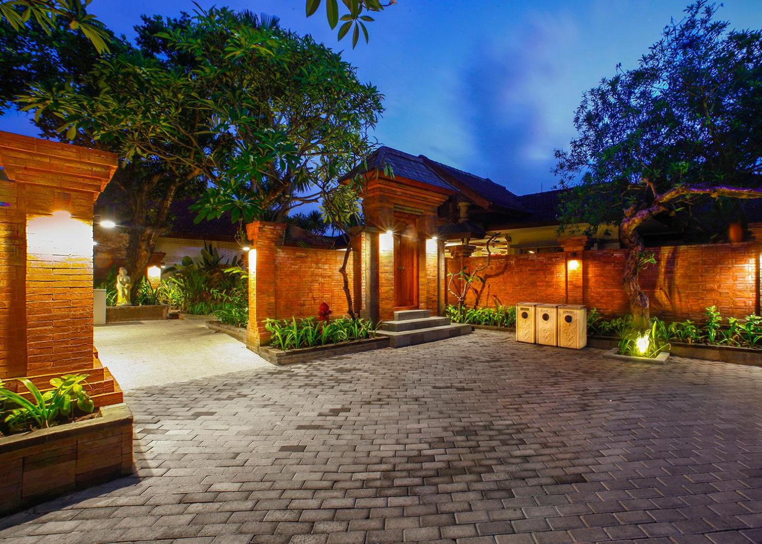 Hotel Kuta Seaview Boutique Resort - Image 1